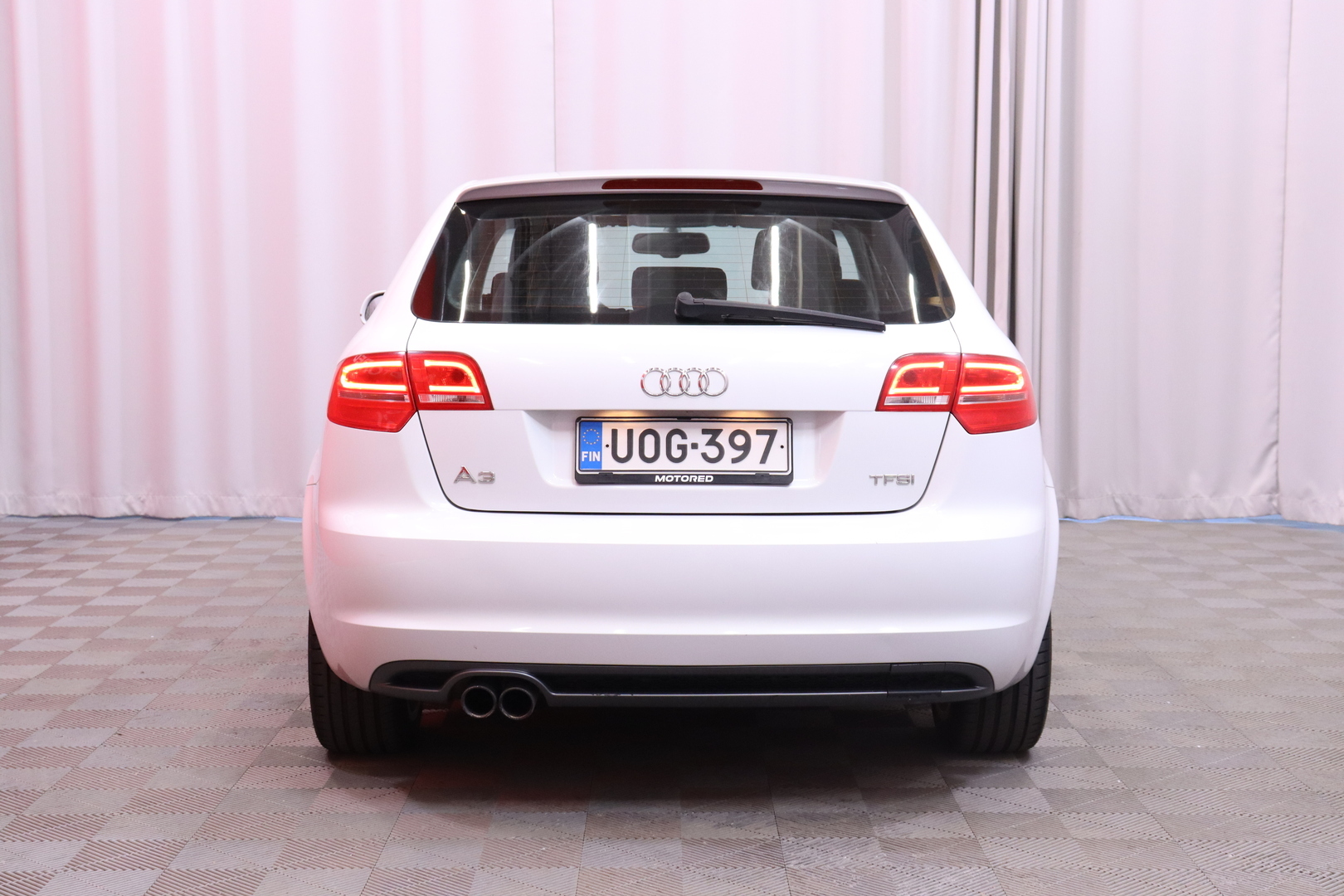 Audi - A3 - Sportback Attraction S line Business Plus 1,4 TFSI 92kW S tronic // Vakionopeudensäädin / Ilmastointi / 2x renkaat // - Viistoperä