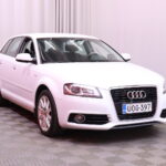 Audi - A3 - Sportback Attraction S line Business Plus 1,4 TFSI 92kW S tronic // Vakionopeudensäädin / Ilmastointi / 2x renkaat // - Viistoperä