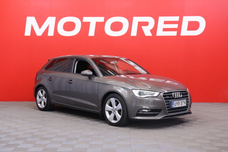 Audi - A3 - Sportback Business Sport 2,0 TDI 135kW quattro S // Suomi-auto / Webasto / Koukku / Sporttipenkit / Bluetooth / Vakkari - Viistoperä