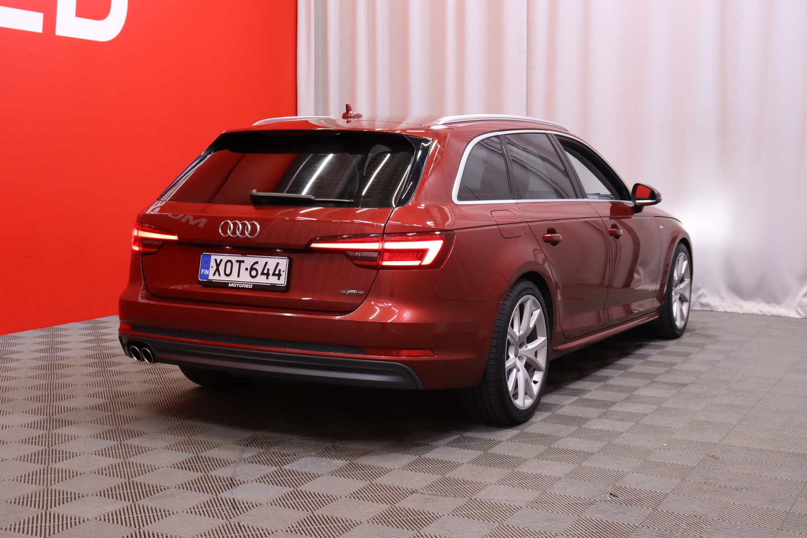Audi - A4 - Avant Business Sport Comfort S line Edition 2,0 TDI 140 kW quattro S tronic // Suomi-auto / Webasto / Koukku // - Farmari