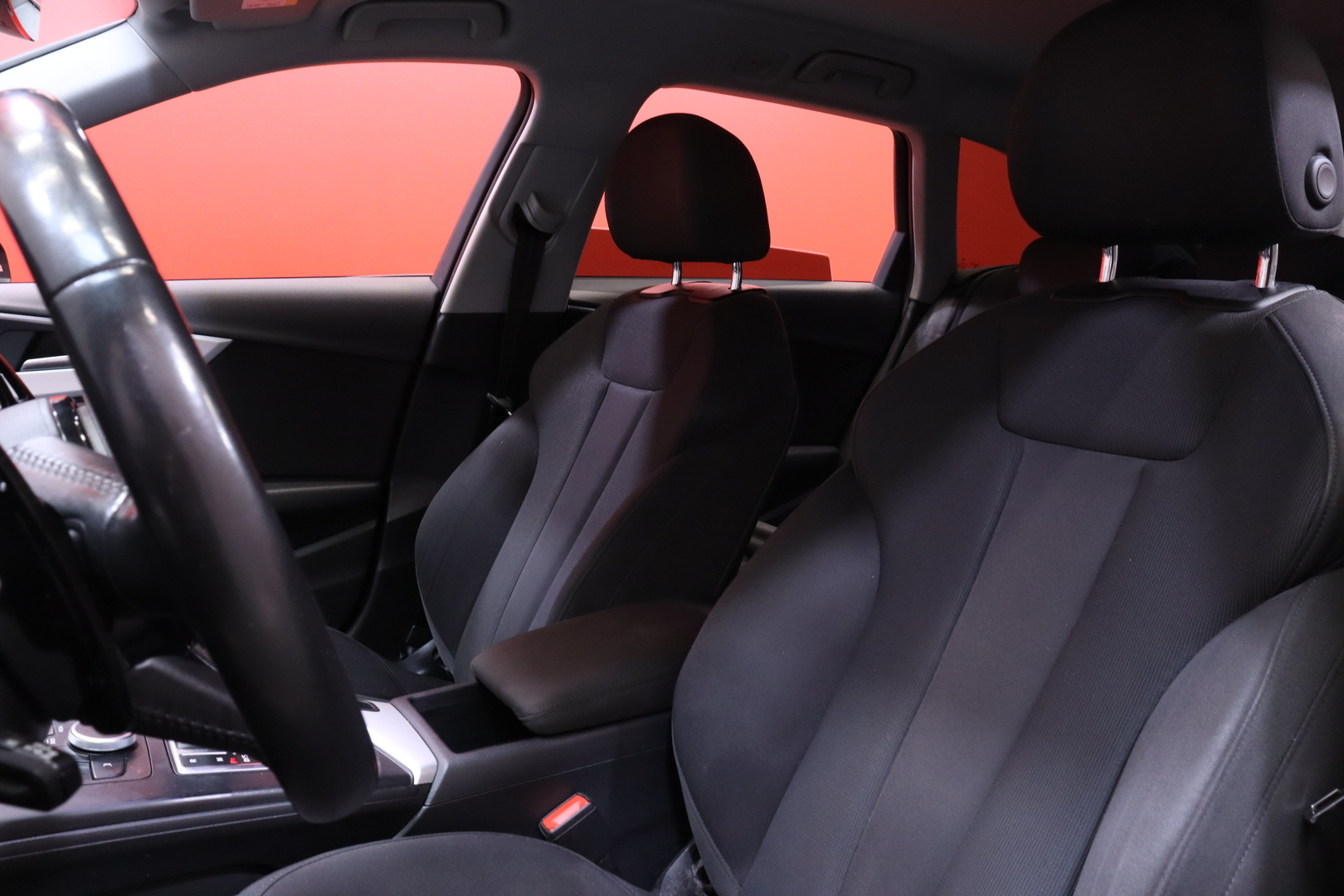 Audi - A4 - Avant Business Sport Comfort S line Edition 2,0 TDI 140 kW quattro S tronic // Suomi-auto / Webasto / Koukku // - Farmari