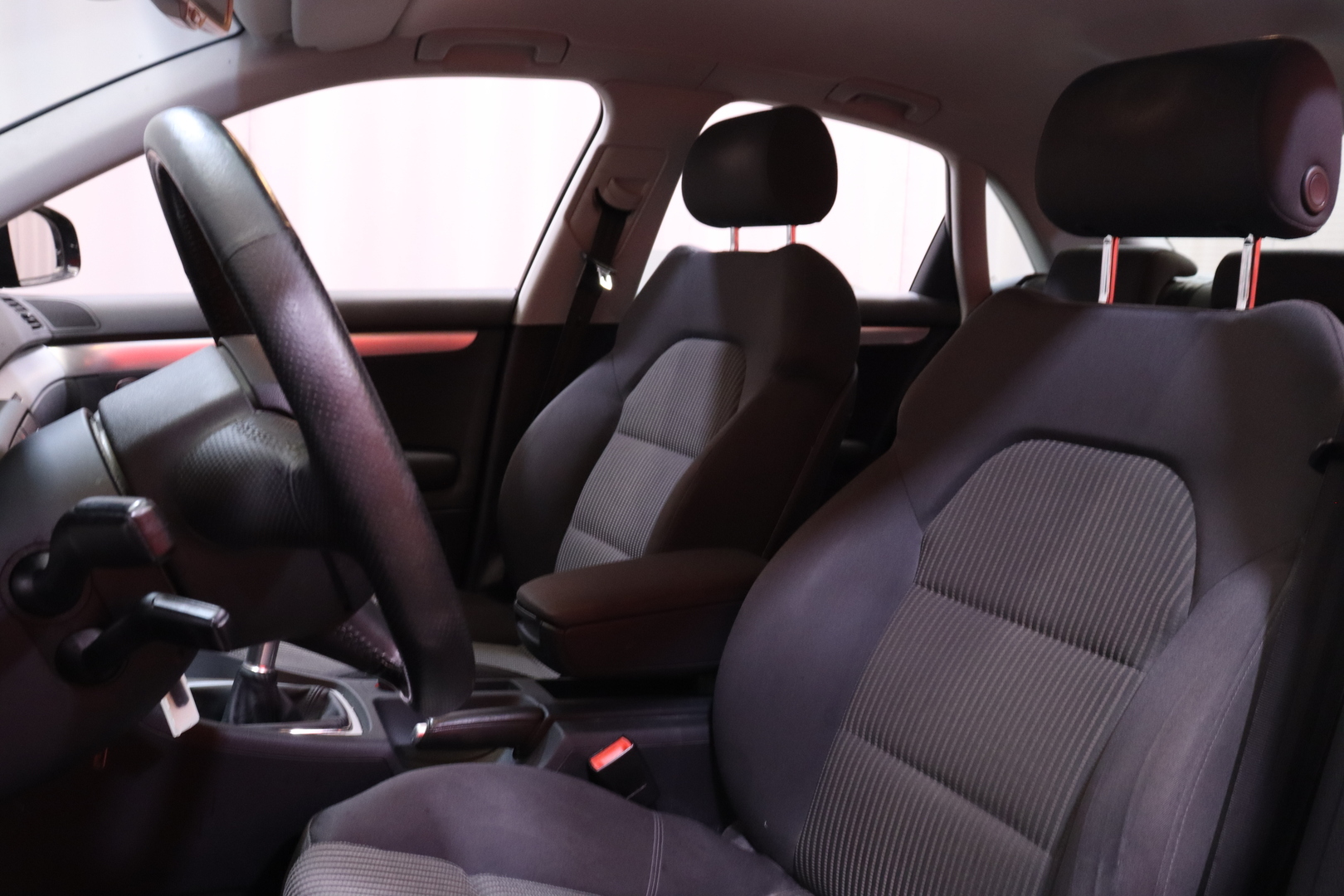 Audi - A4 - AUDI A4 Sedan (AA) 4ov 1980cm3 - Sedan