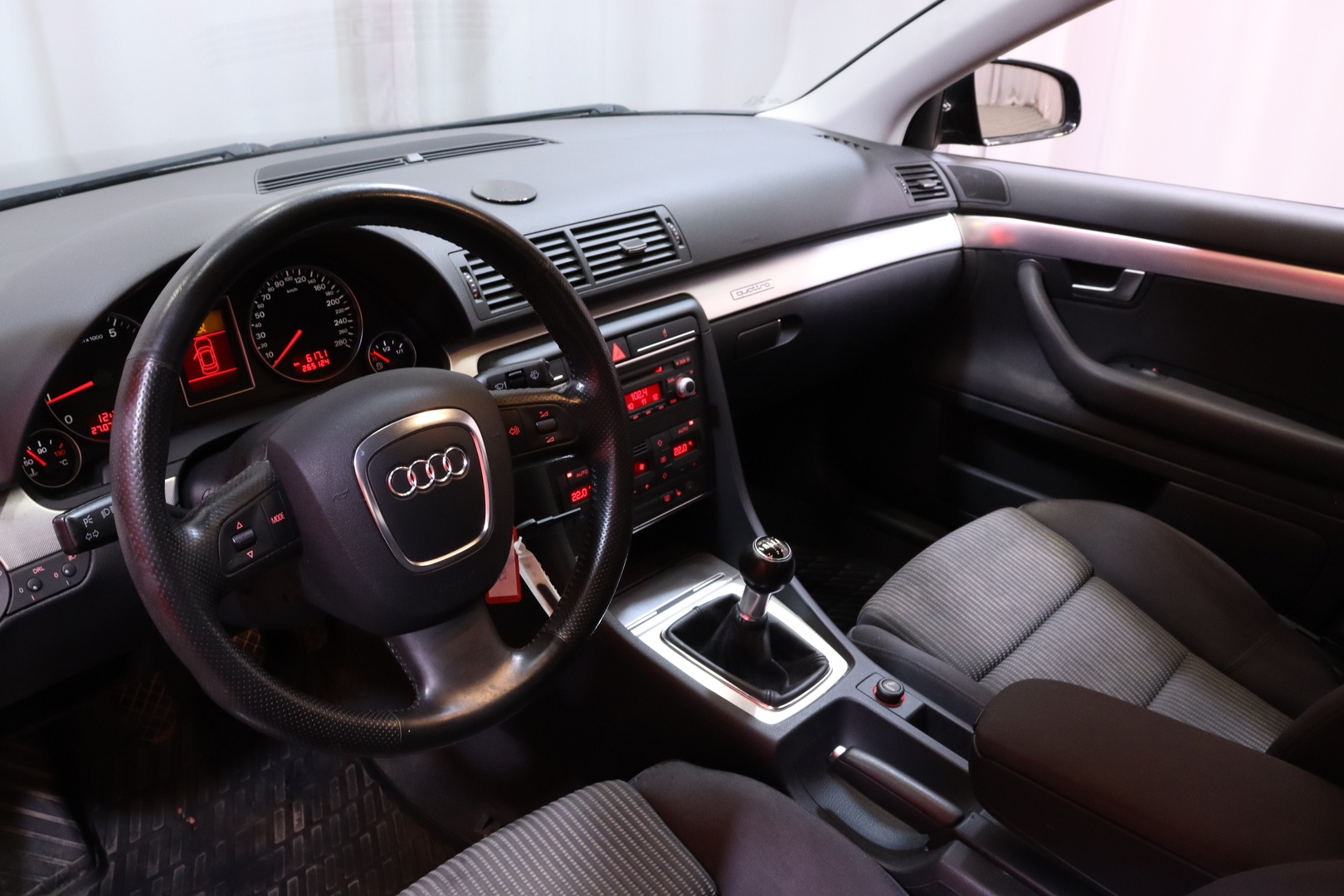 Audi - A4 - AUDI A4 Sedan (AA) 4ov 1980cm3 - Sedan