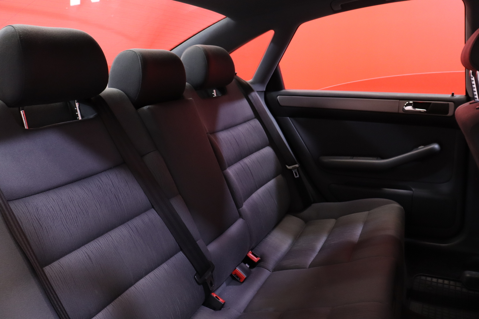 Audi - A6 - 4D SEDAN A6 2.4-4B/275 // MYYDÄÄN HUUTOKAUPAT.COM ! // - Sedan
