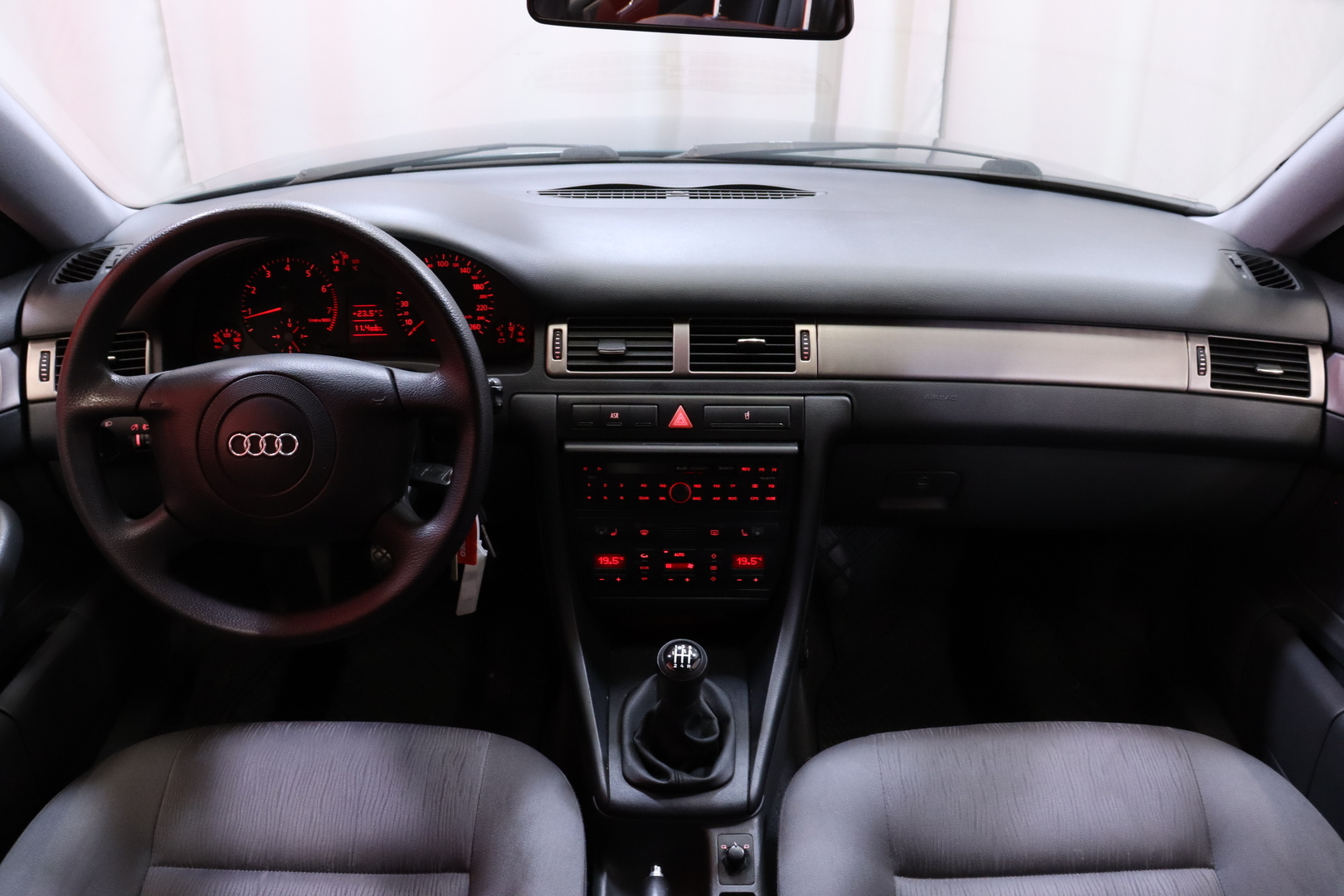 Audi - A6 - 4D SEDAN A6 2.4-4B/275 // MYYDÄÄN HUUTOKAUPAT.COM ! // - Sedan