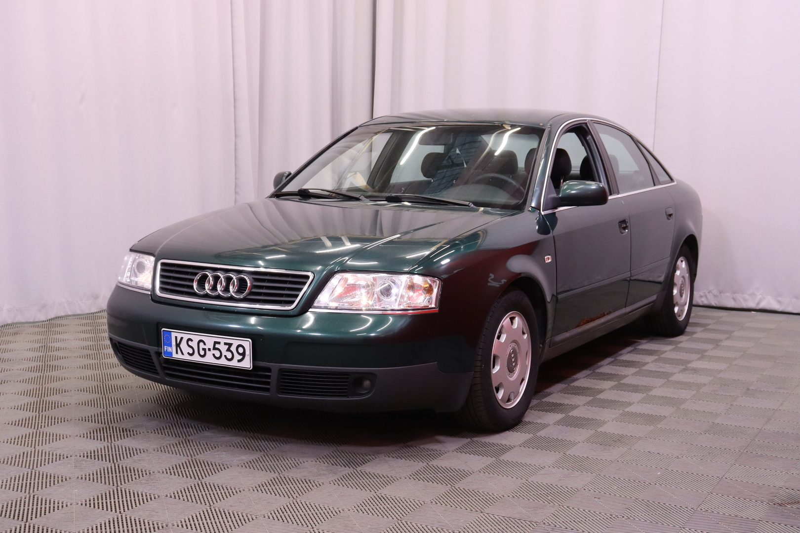 Audi - A6 - 4D SEDAN A6 2.4-4B/275 // MYYDÄÄN HUUTOKAUPAT.COM ! // - Sedan