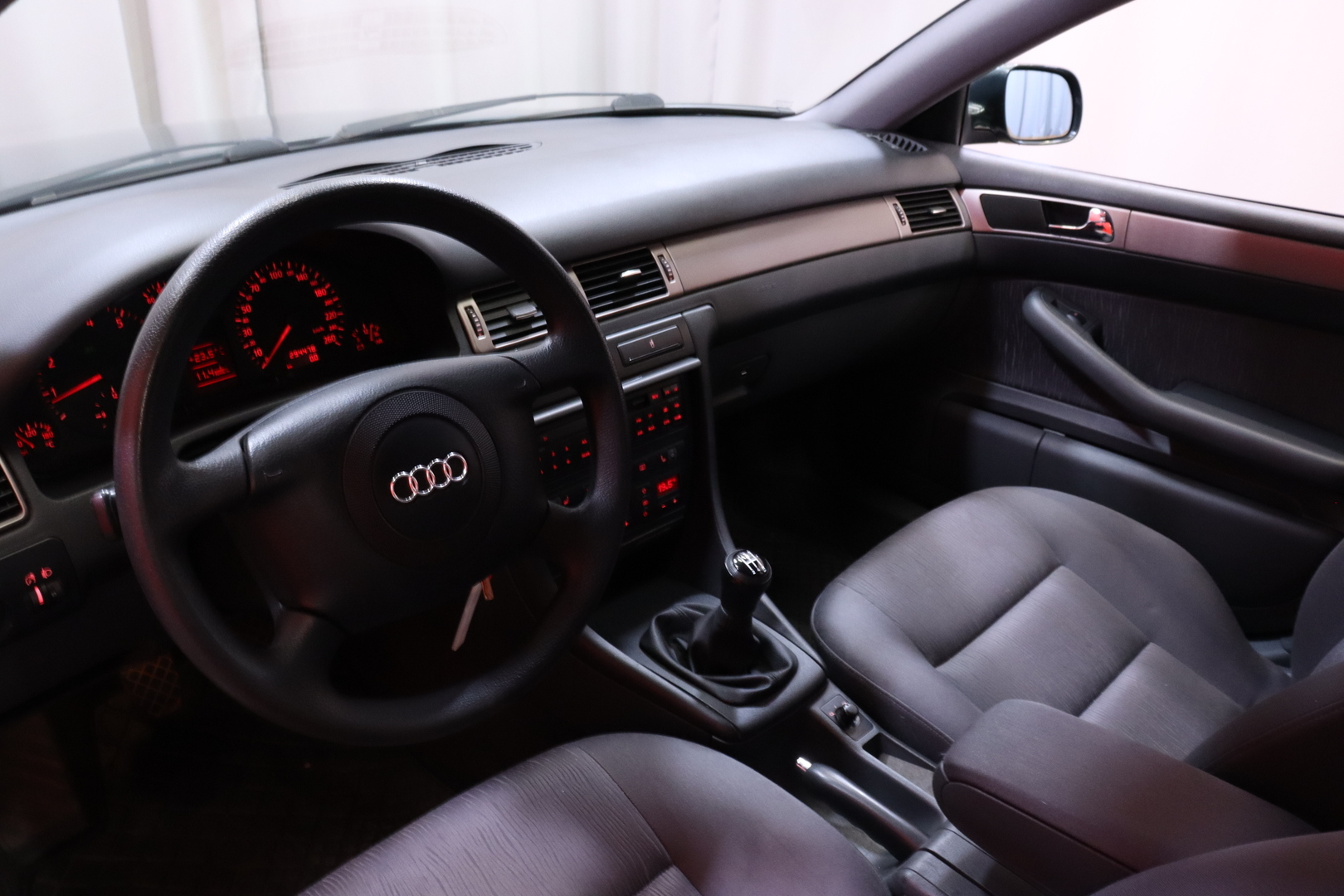 Audi - A6 - 4D SEDAN A6 2.4-4B/275 // MYYDÄÄN HUUTOKAUPAT.COM ! // - Sedan