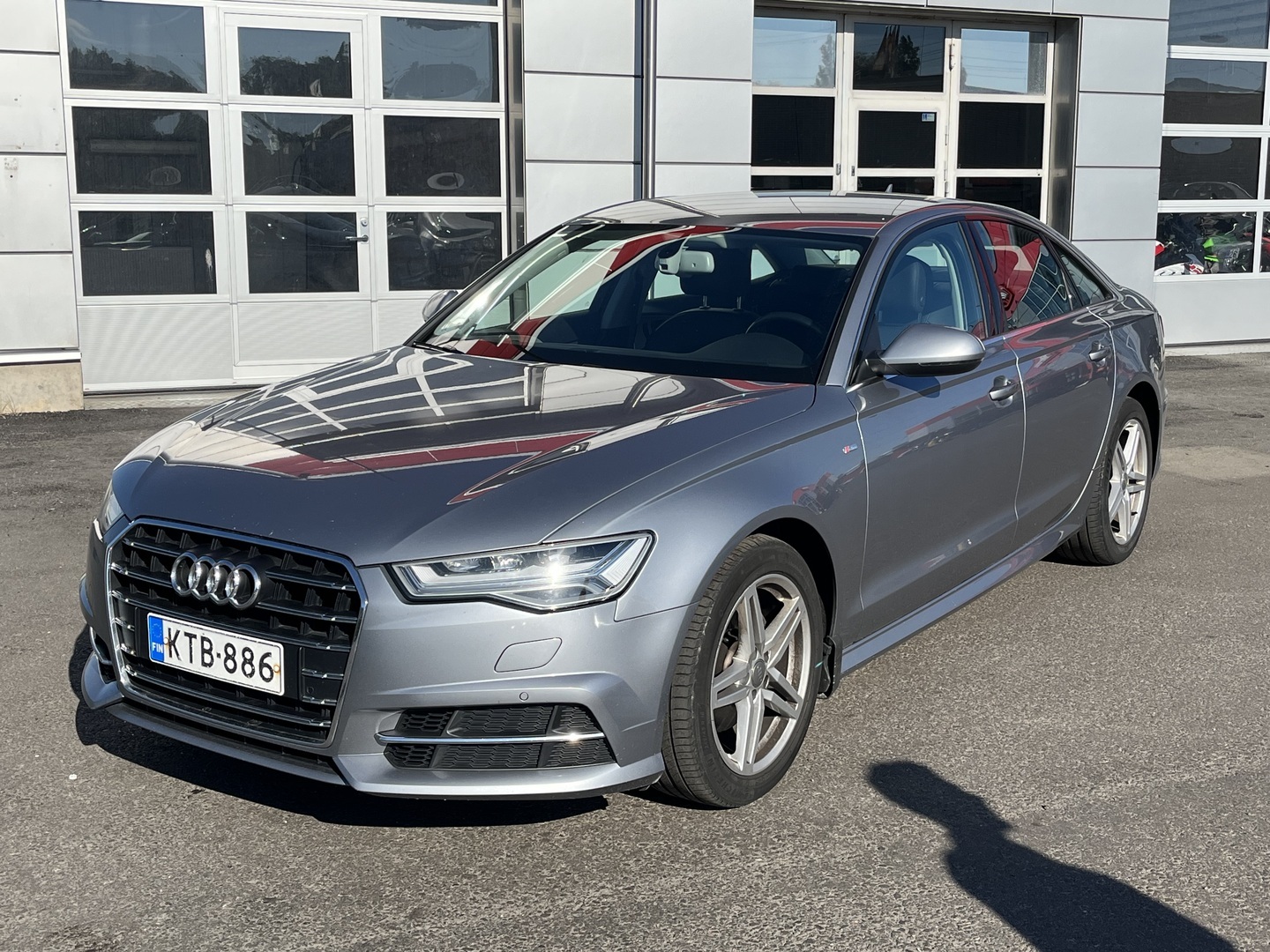 Audi - A6 - Sedan S line Business Sport 2,0 TDI 110 kW ultra S tronic / S-LINE / Webasto / Vetokoukku - Sedan