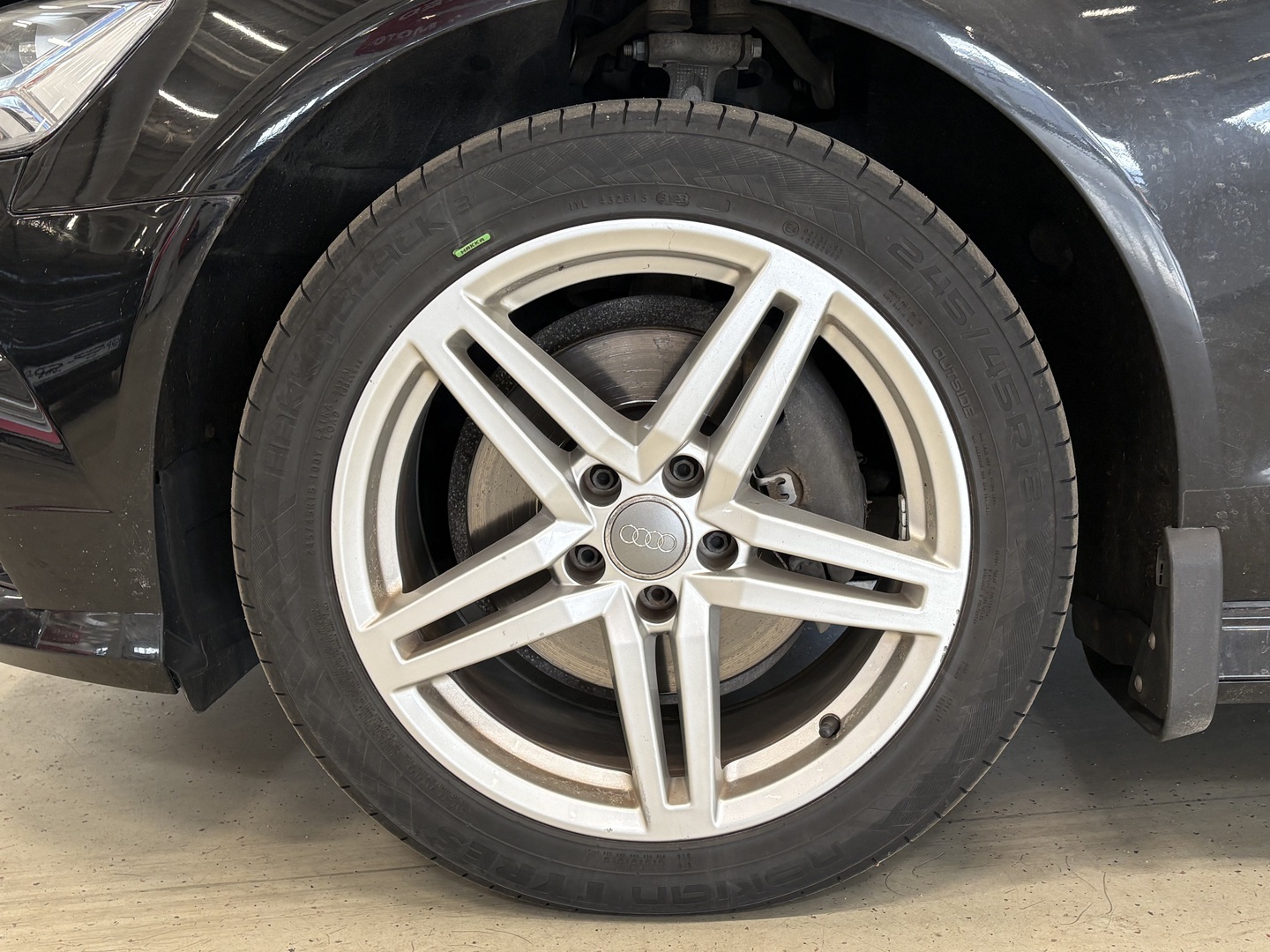 Audi - A6 - Avant S line Business Sport 2,0 TDI 110 kW ultra S tronic S-Line **Juuri Tullut! / Suomi-auto / Webasto / Kamera / Koukku** - Farmari