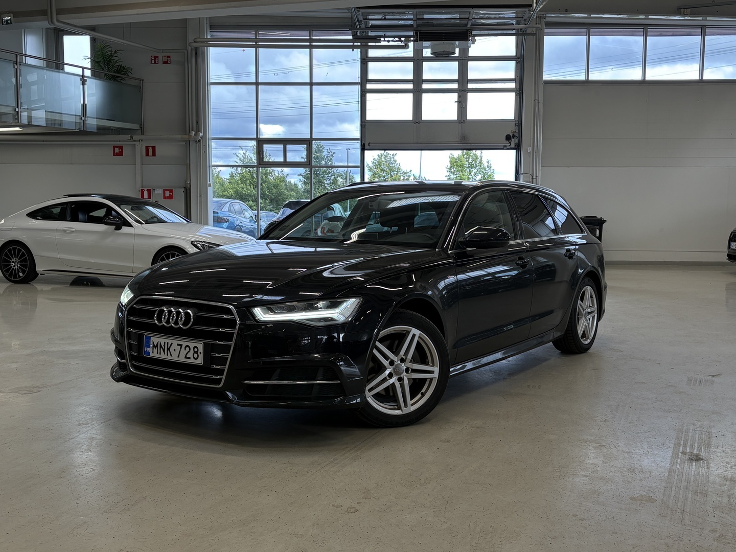 Audi - A6 - Avant S line Business Sport 2,0 TDI 110 kW ultra S tronic S-Line **Juuri Tullut! / Suomi-auto / Webasto / Kamera / Koukku** - Farmari