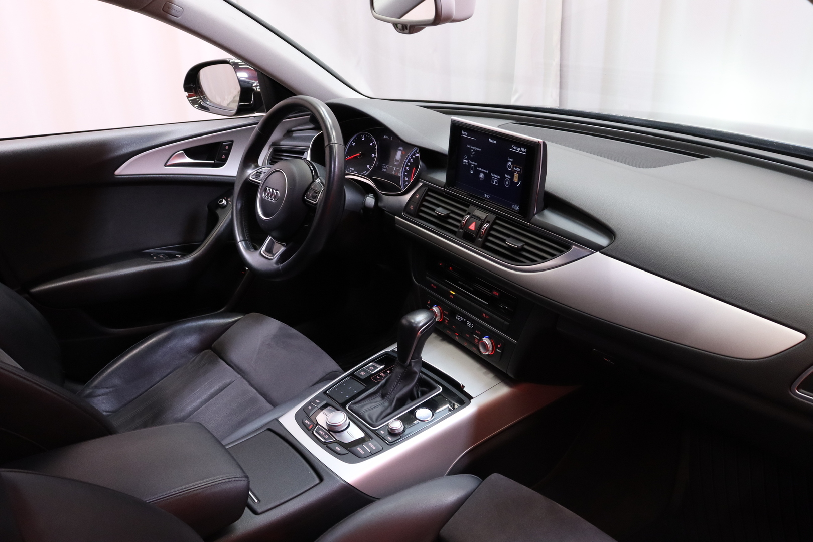 Audi - A6 - Avant S line Business Sport 2,0 TDI 110 kW ultra S tronic S-Line **Juuri Tullut! / Suomi-auto / Webasto / Kamera / Koukku** - Farmari