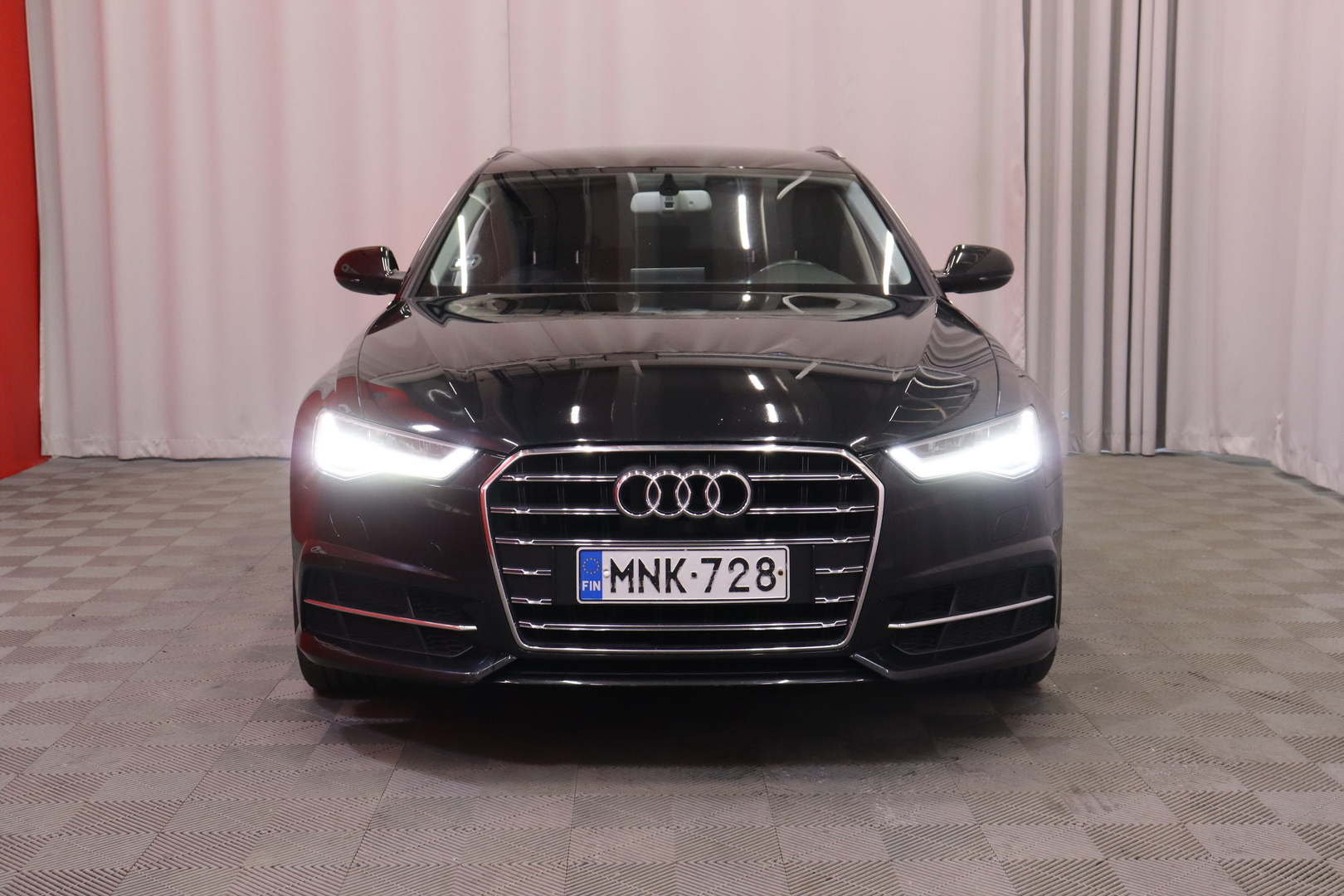 Audi - A6 - Avant S line Business Sport 2,0 TDI 110 kW ultra S tronic S-Line **Juuri Tullut! / Suomi-auto / Webasto / Kamera / Koukku** - Farmari