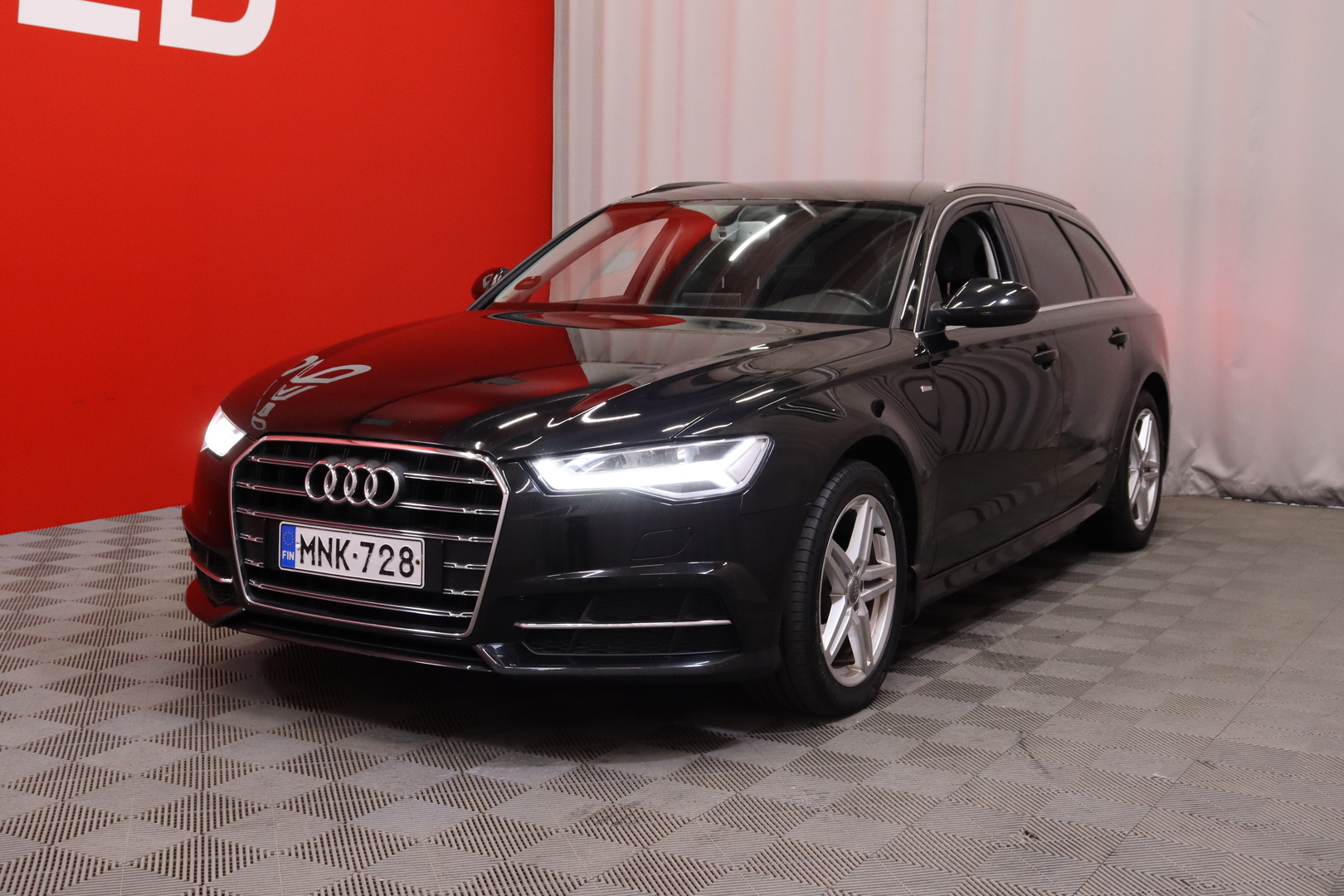 Audi - A6 - Avant S line Business Sport 2,0 TDI 110 kW ultra S tronic S-Line **Juuri Tullut! / Suomi-auto / Webasto / Kamera / Koukku** - Farmari