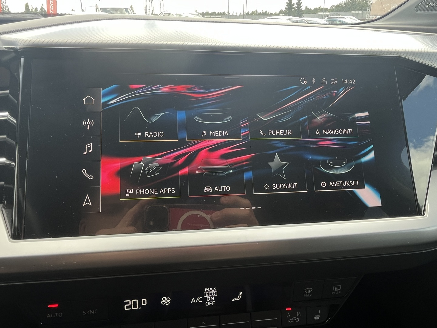 Audi - Q4 e-tron - 50 quattro // Matrix LED / Sonos Audio / ACC / Muistipenkki / Kamera / Sporttipenkit // - Farmari