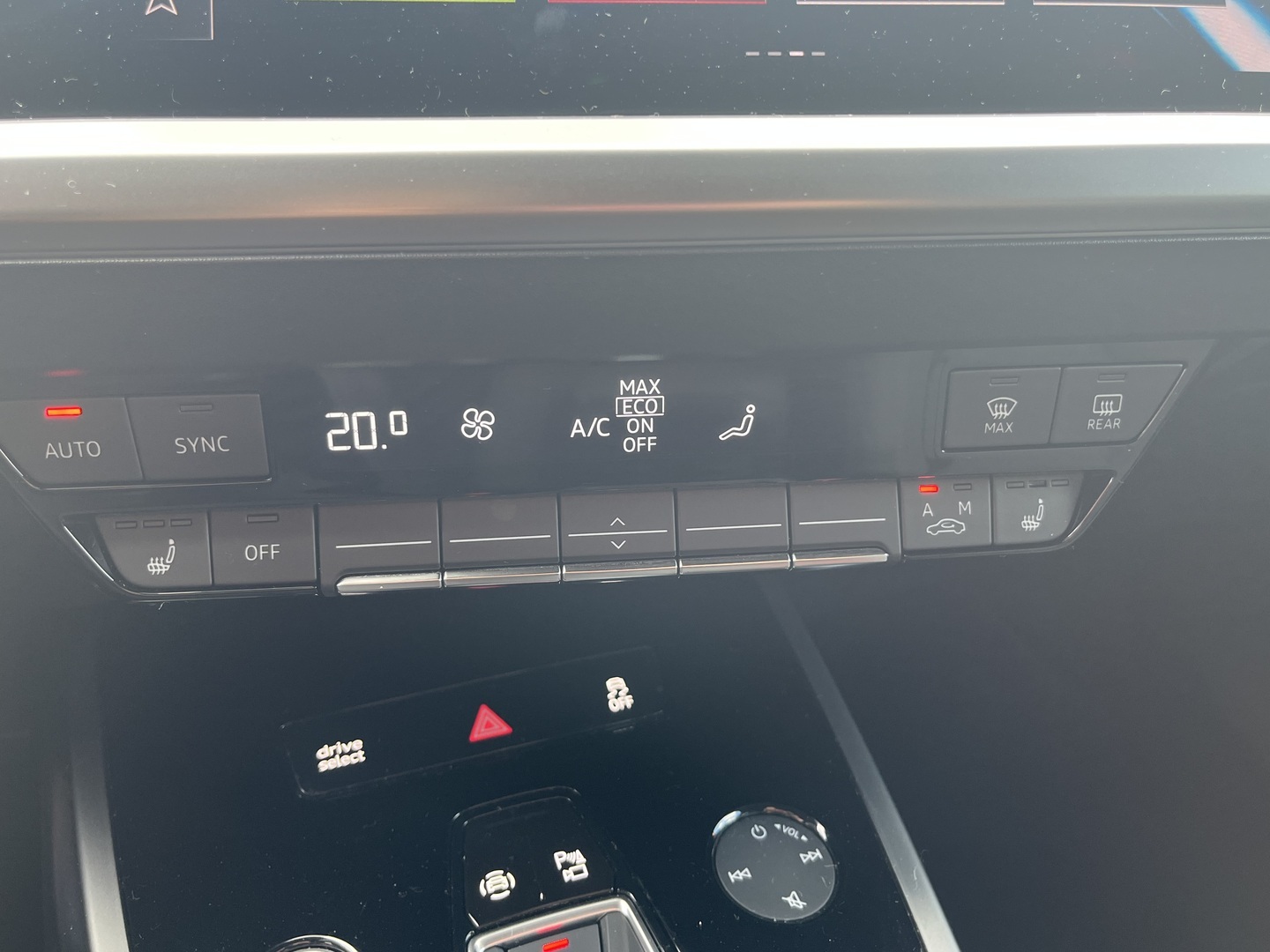 Audi - Q4 e-tron - 50 quattro // Matrix LED / Sonos Audio / ACC / Muistipenkki / Kamera / Sporttipenkit // - Farmari