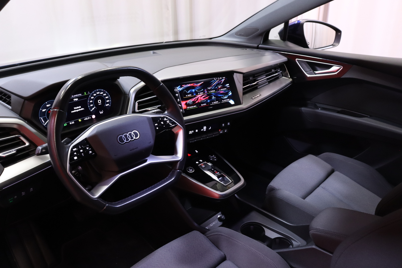 Audi - Q4 e-tron - 50 quattro // Matrix LED / Sonos Audio / ACC / Muistipenkki / Kamera / Sporttipenkit // - Farmari