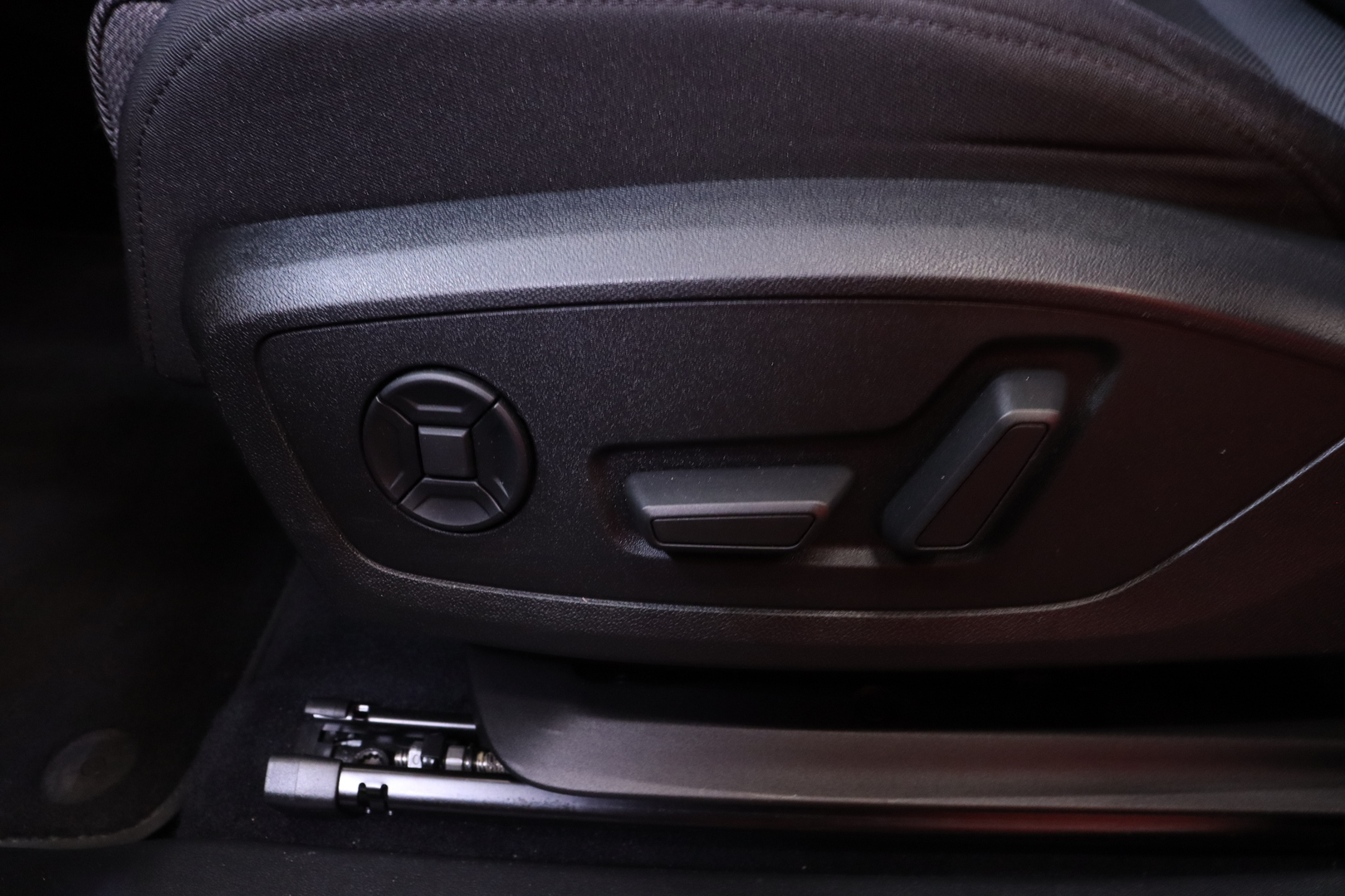 Audi - Q4 e-tron - 50 quattro // Matrix LED / Sonos Audio / ACC / Muistipenkki / Kamera / Sporttipenkit // - Farmari