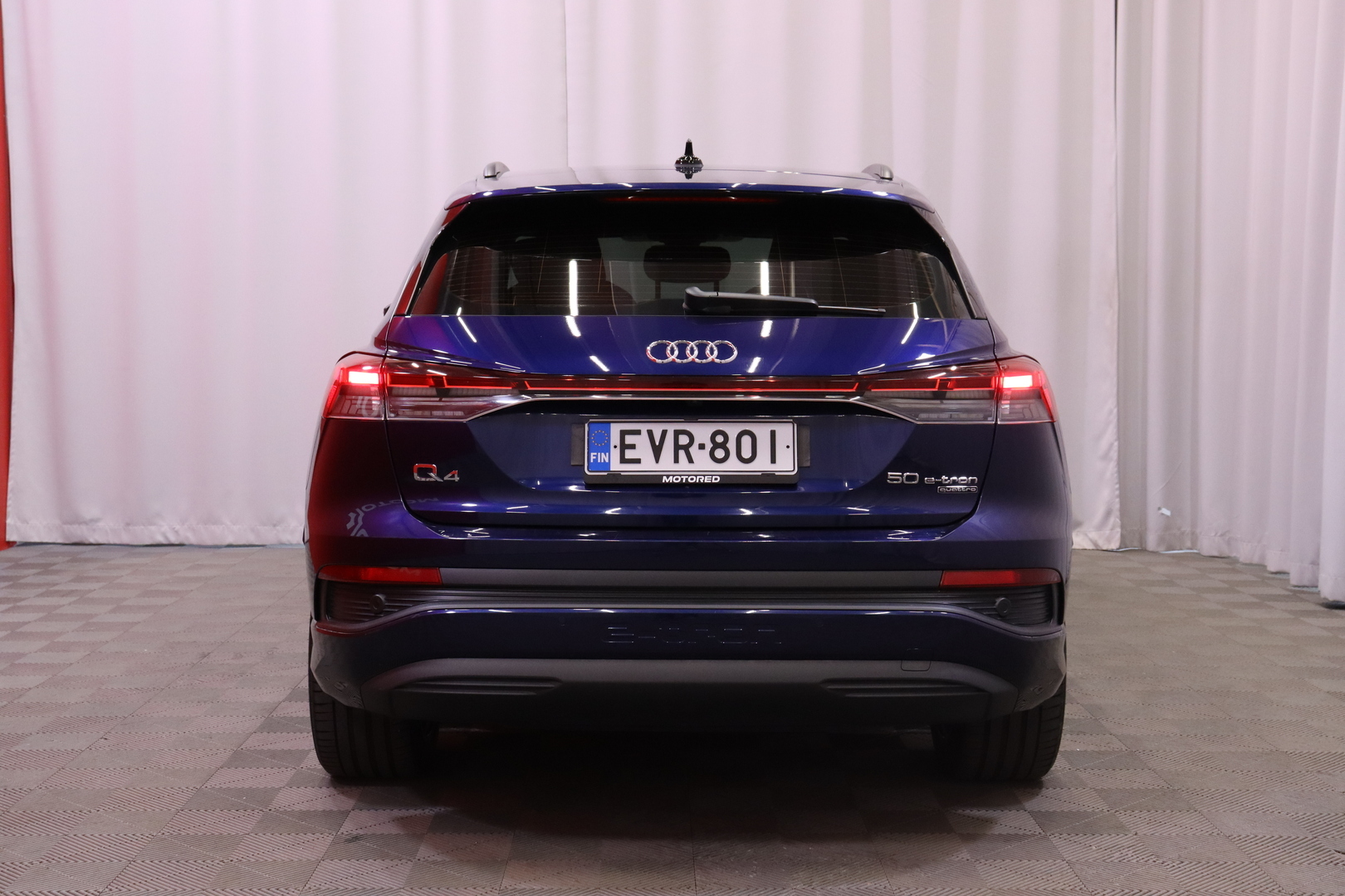 Audi - Q4 e-tron - 50 quattro // Matrix LED / Sonos Audio / ACC / Muistipenkki / Kamera / Sporttipenkit // - Farmari