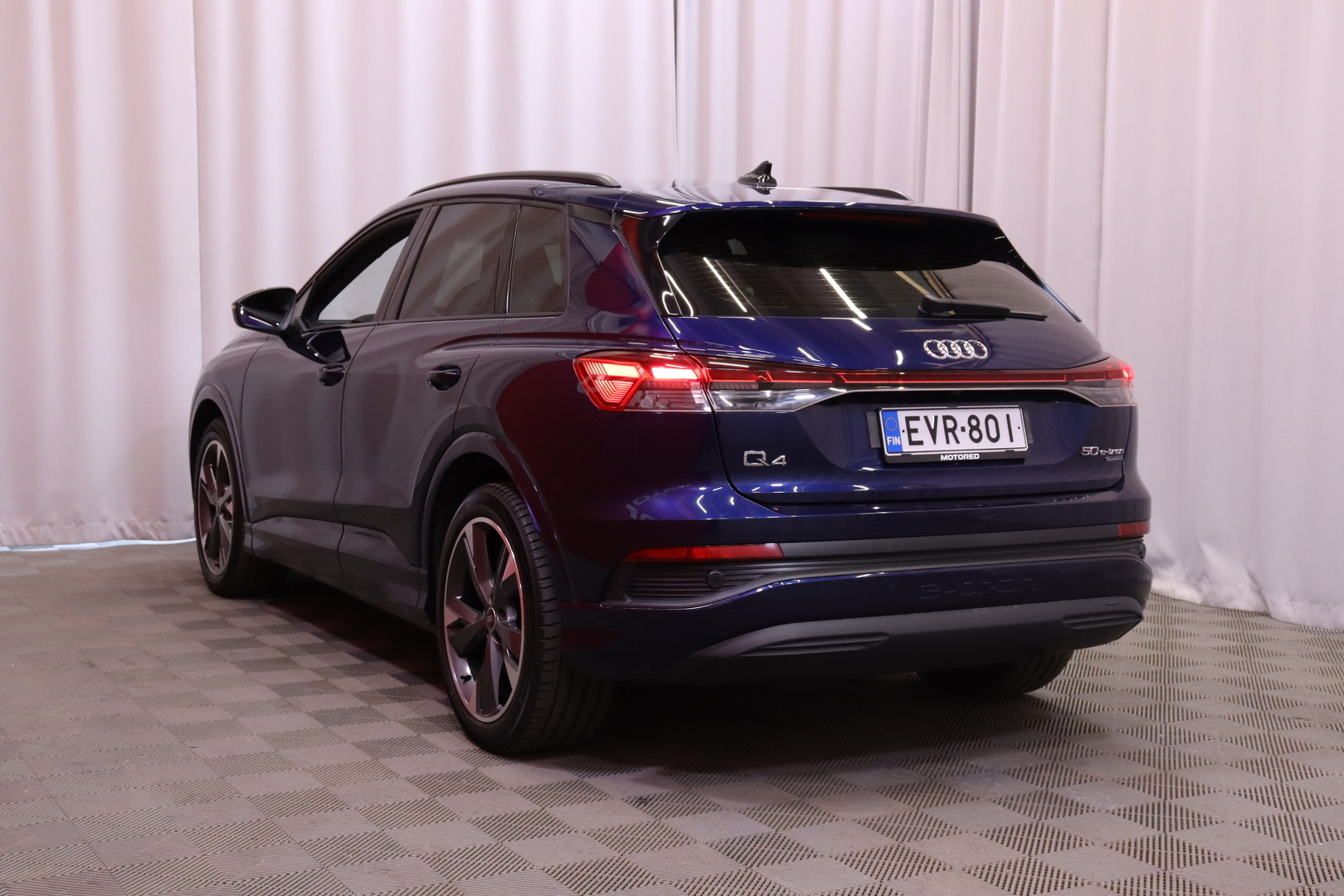 Audi - Q4 e-tron - 50 quattro // Matrix LED / Sonos Audio / ACC / Muistipenkki / Kamera / Sporttipenkit // - Farmari