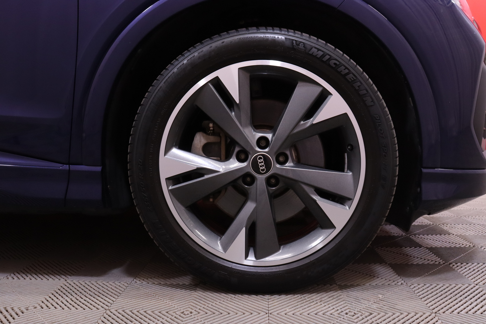 Audi - Q4 e-tron - 50 quattro // Matrix LED / Sonos Audio / ACC / Muistipenkki / Kamera / Sporttipenkit // - Farmari