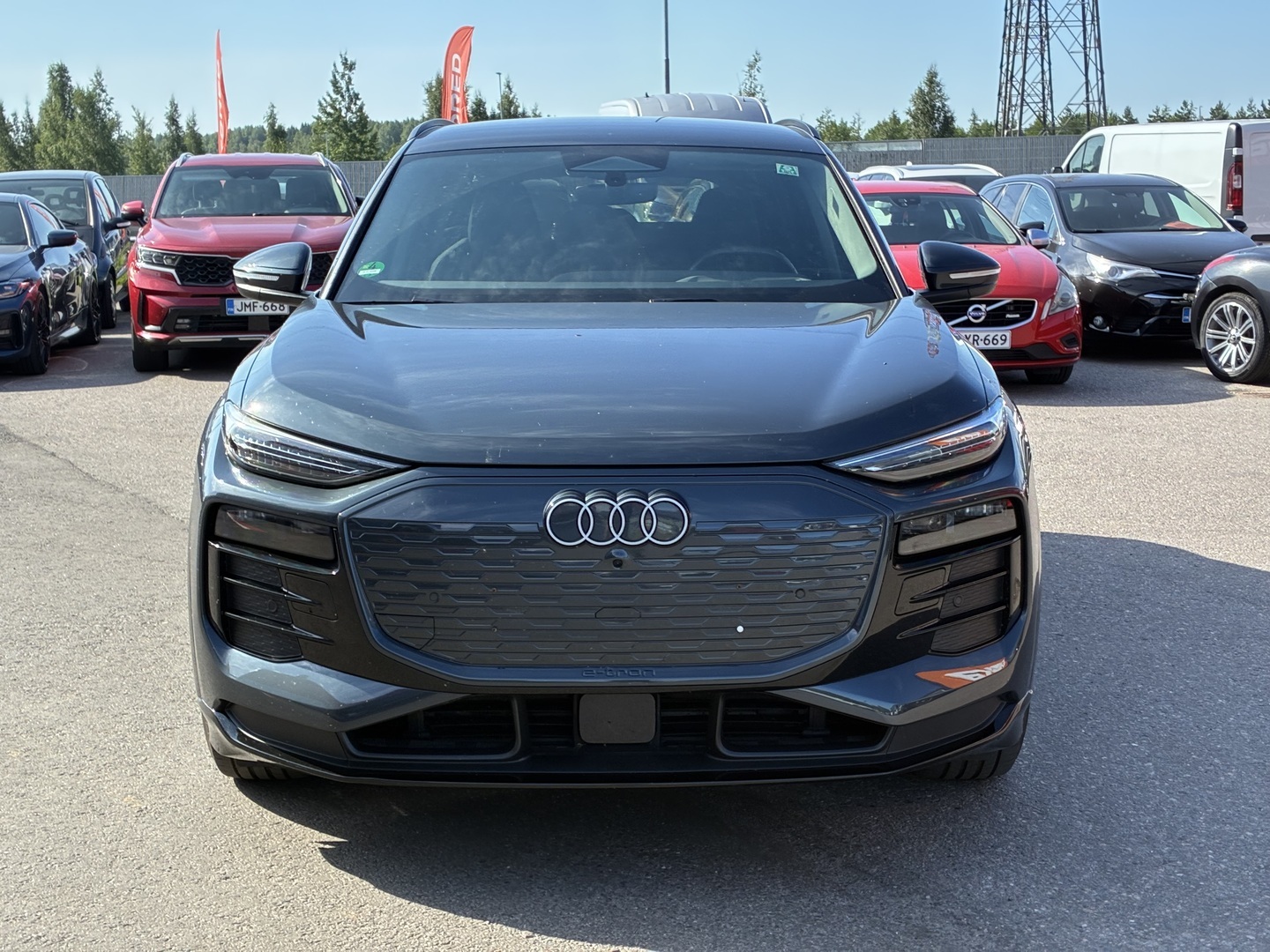 Audi - Q6 e-tron - quattro - Maastoauto