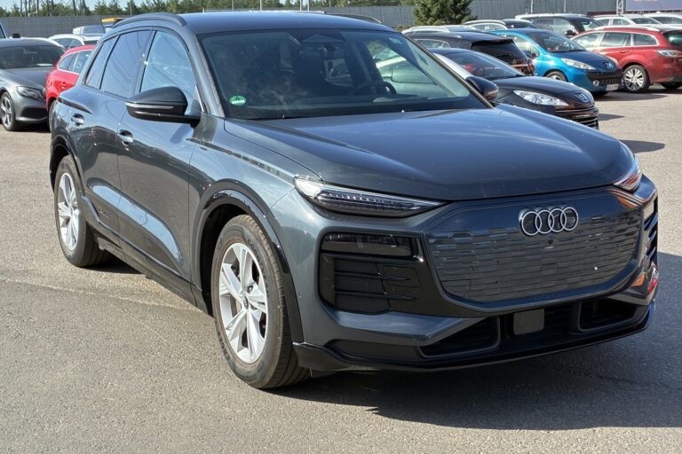Audi - Q6 e-tron - quattro - Maastoauto