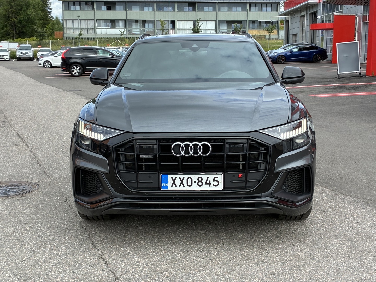Audi - Q8 - 60 TFSI e 340 kW quattro tiptronic S Line - Maastoauto