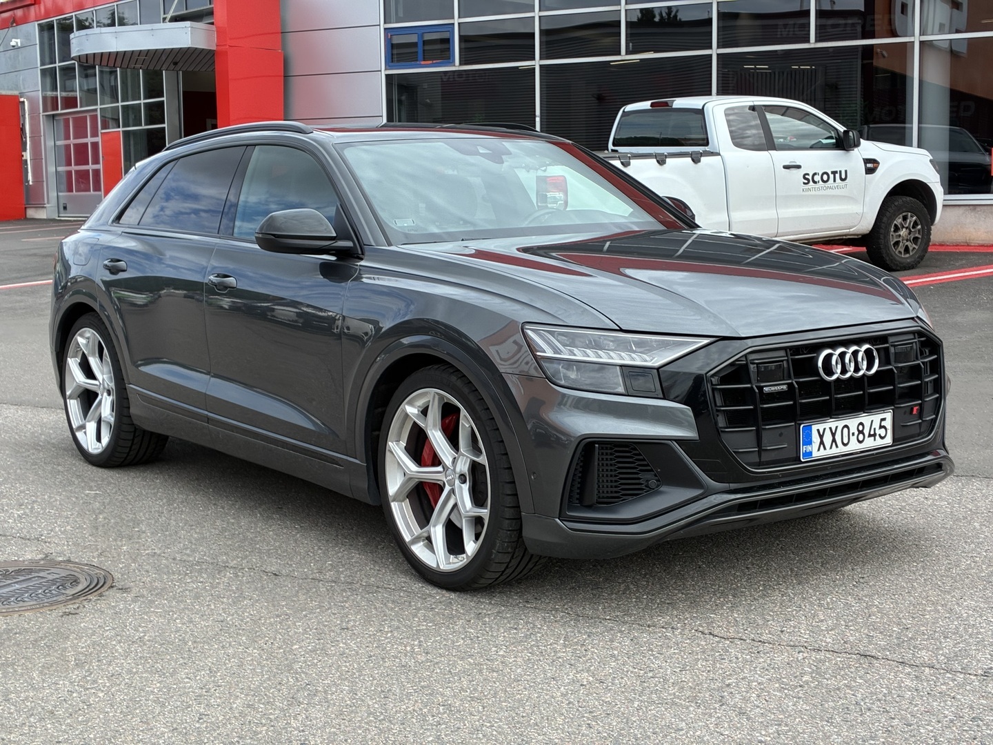 Audi - Q8 - 60 TFSI e 340 kW quattro tiptronic S Line - Maastoauto