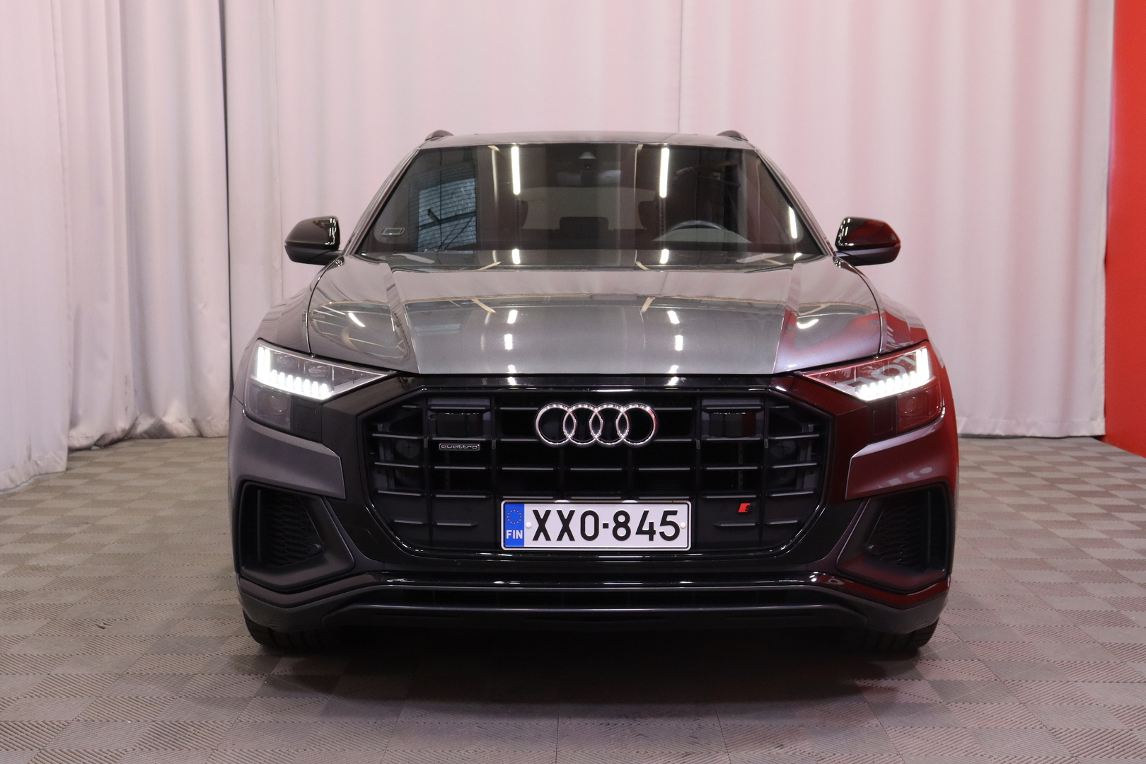 Audi - Q8 - 60 TFSI e 340 kW quattro tiptronic S Line - Maastoauto