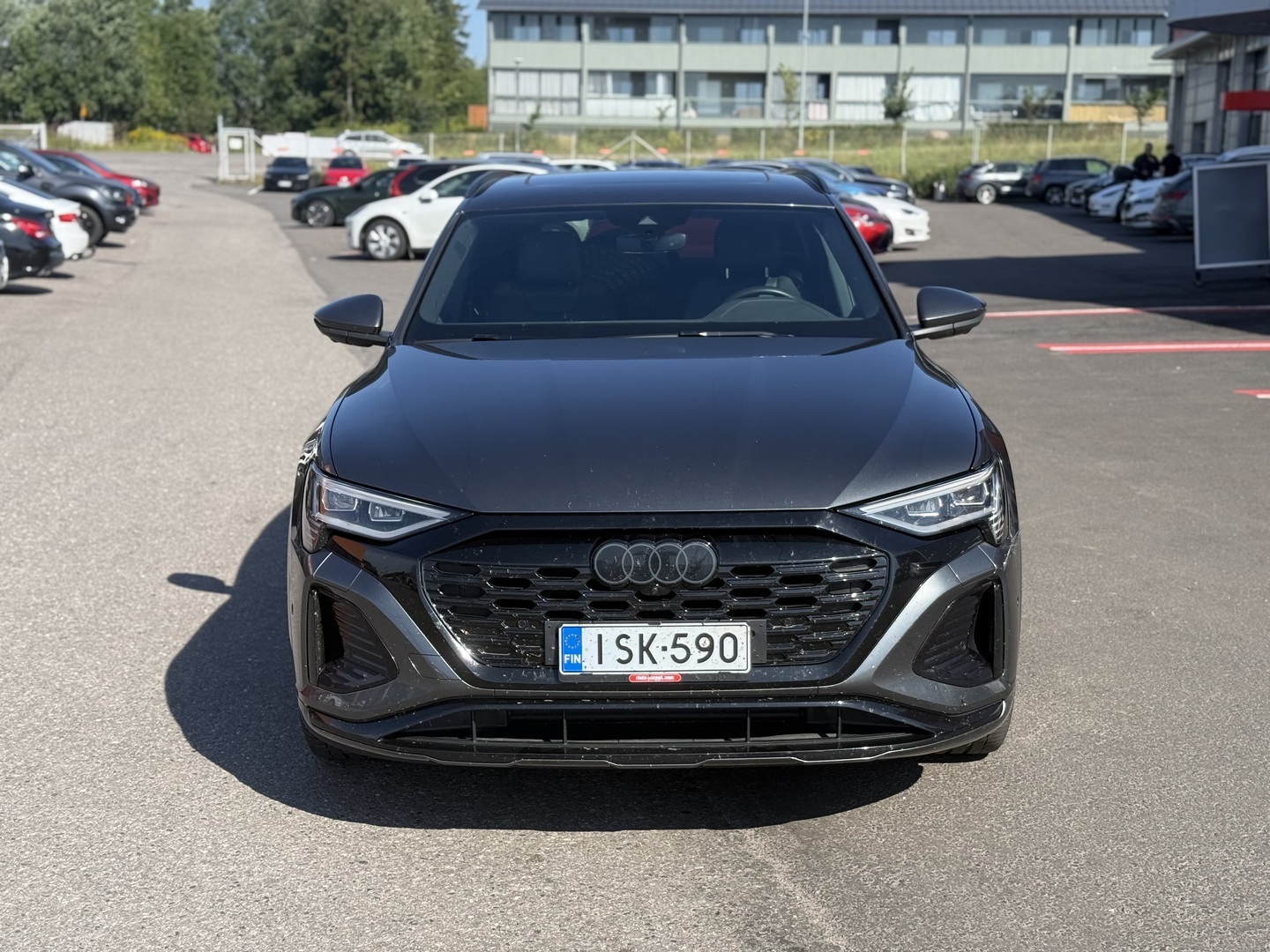 Audi - Q8 e-tron - SUV 50 Land of quattro S Line - Maastoauto