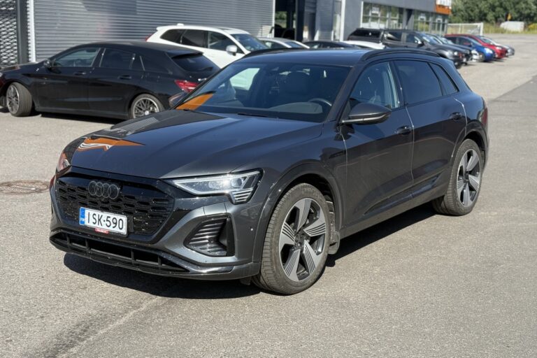 Audi - Q8 e-tron - SUV 50 Land of quattro S Line - Maastoauto