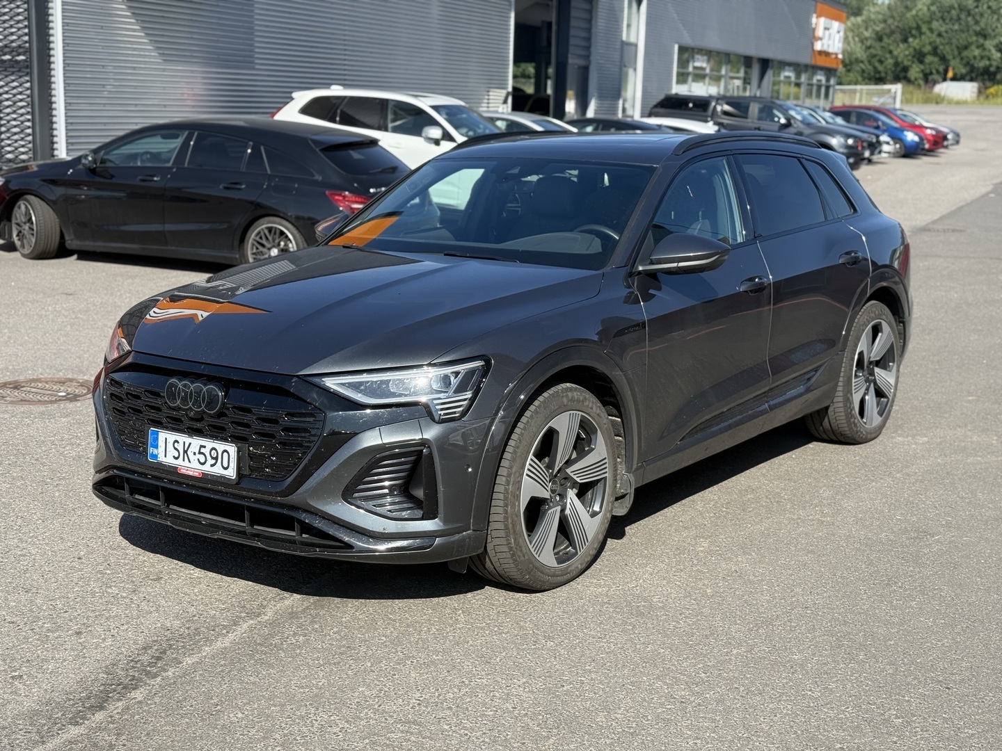 Audi - Q8 e-tron - SUV 50 Land of quattro S Line - Maastoauto