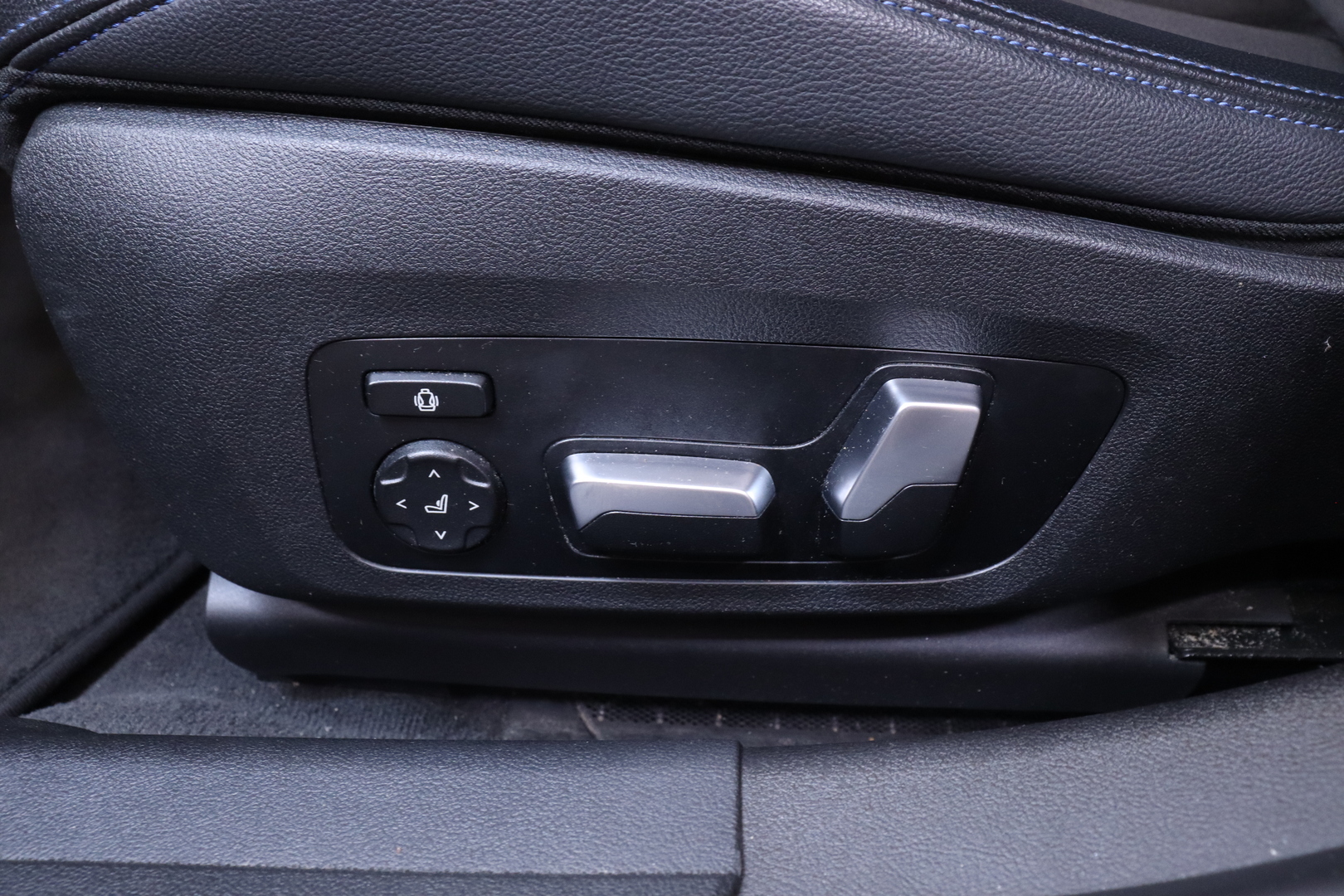 BMW - 320 - G20 Sedan 320d A xDrive Business M Sport // Laser / Harman & Kardon / 360 / ACC / DAP / Hud / Vetokoukku / Muistipenkki - Sedan