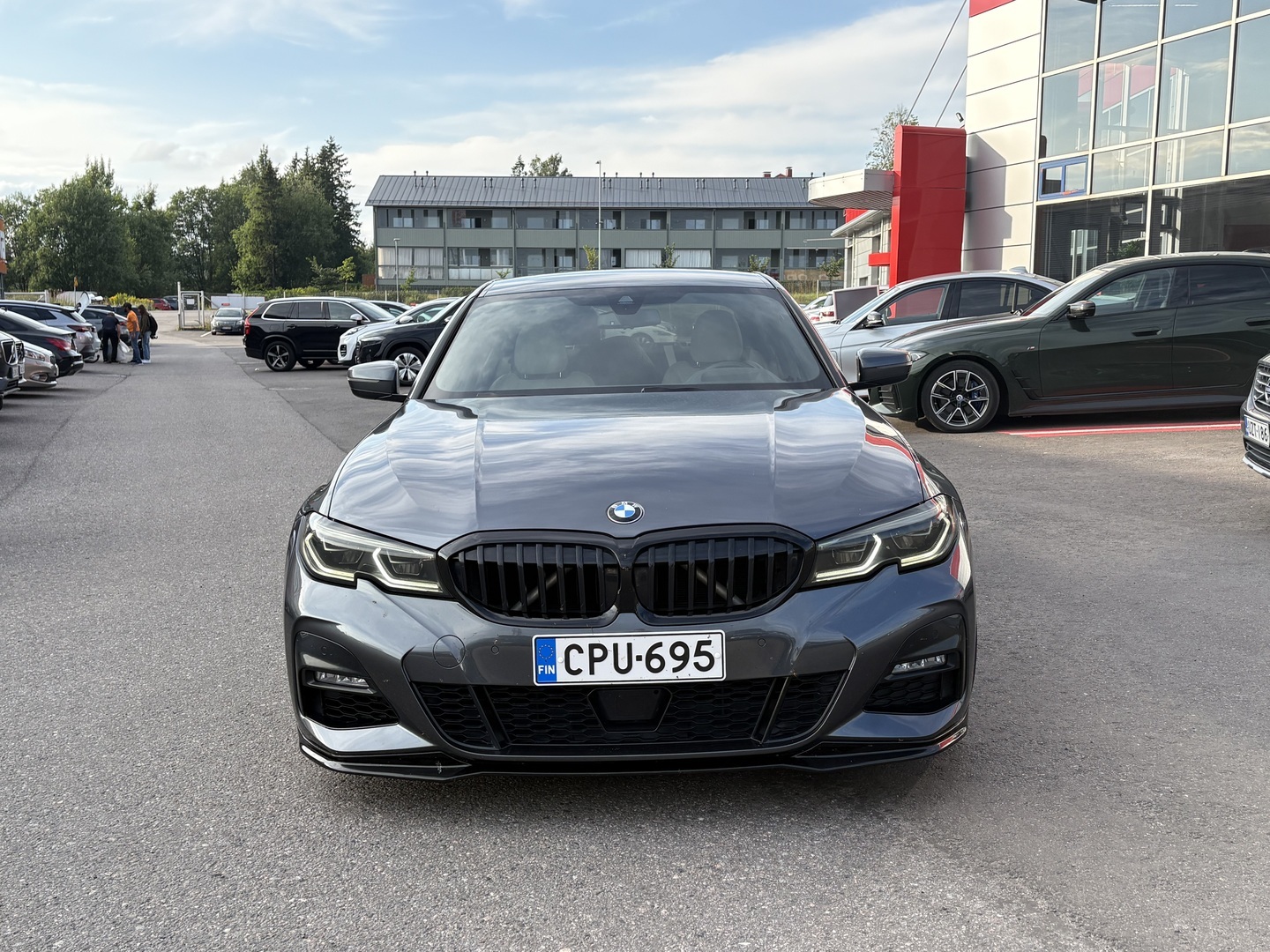 BMW - 330 - G20 Sedan 330i A xDrive Business M Sport - Sedan