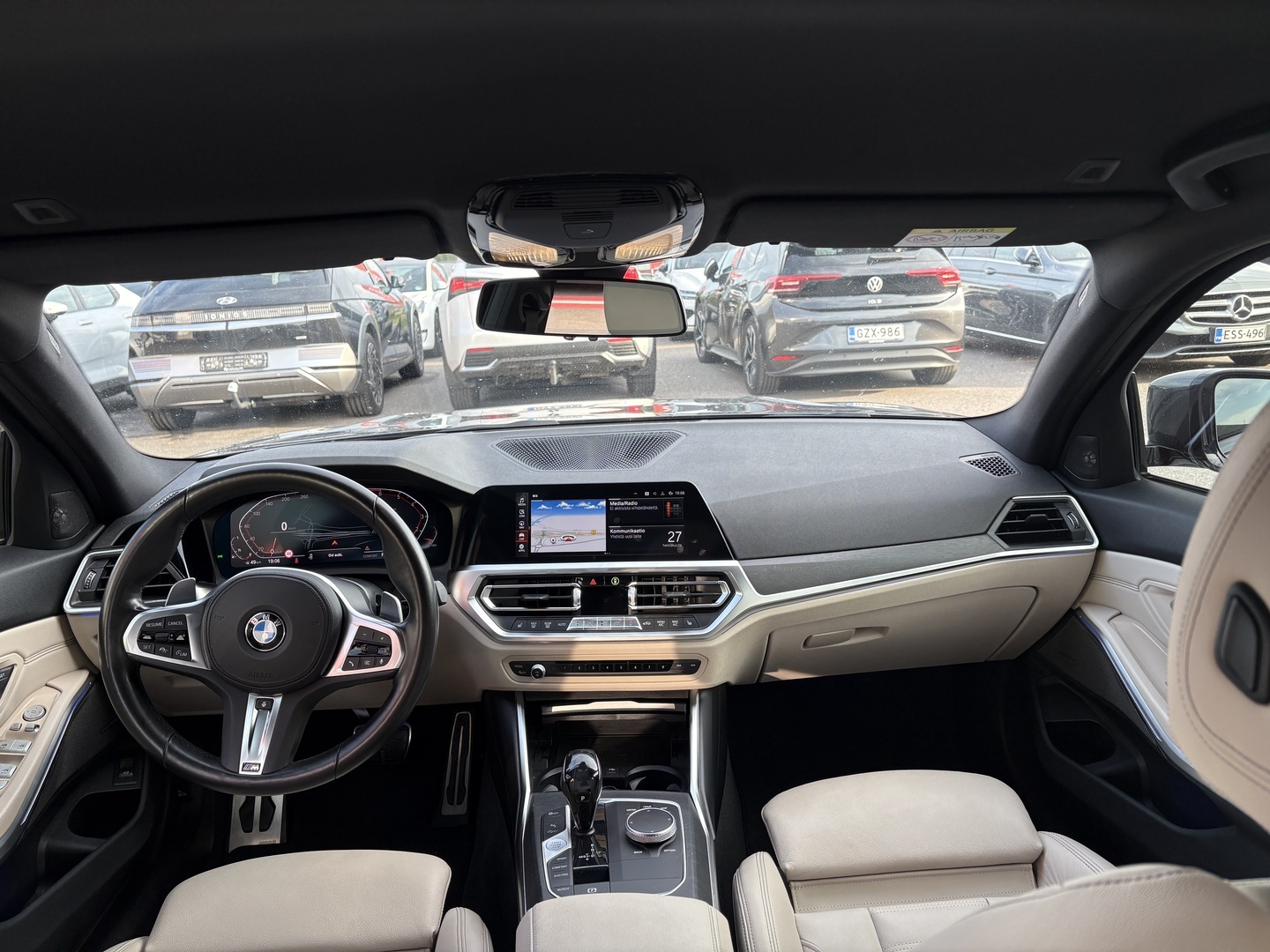 BMW - 330 - G20 Sedan 330i A xDrive Business M Sport - Sedan