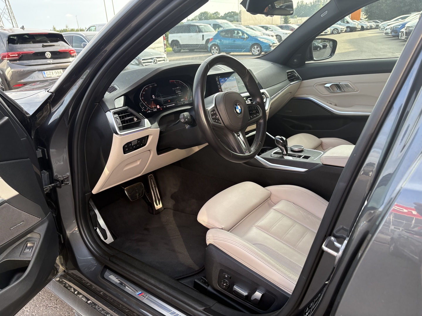 BMW - 330 - G20 Sedan 330i A xDrive Business M Sport - Sedan