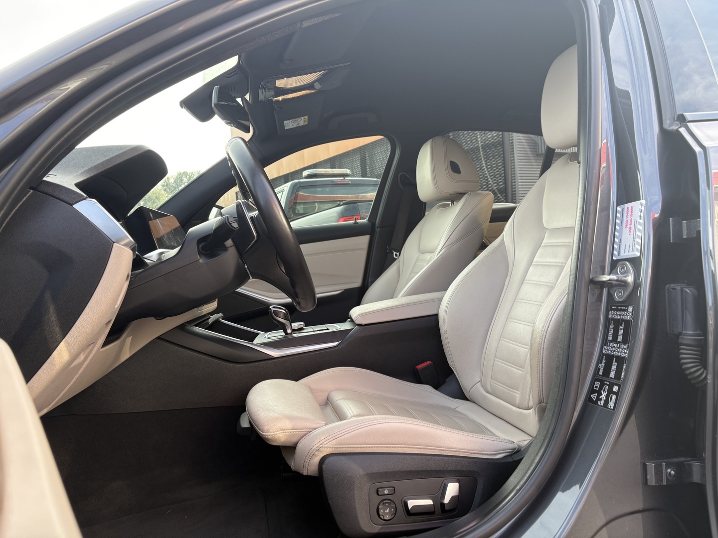 BMW - 330 - G20 Sedan 330i A xDrive Business M Sport - Sedan