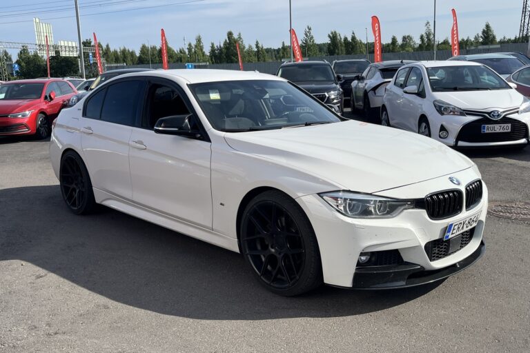 BMW 330