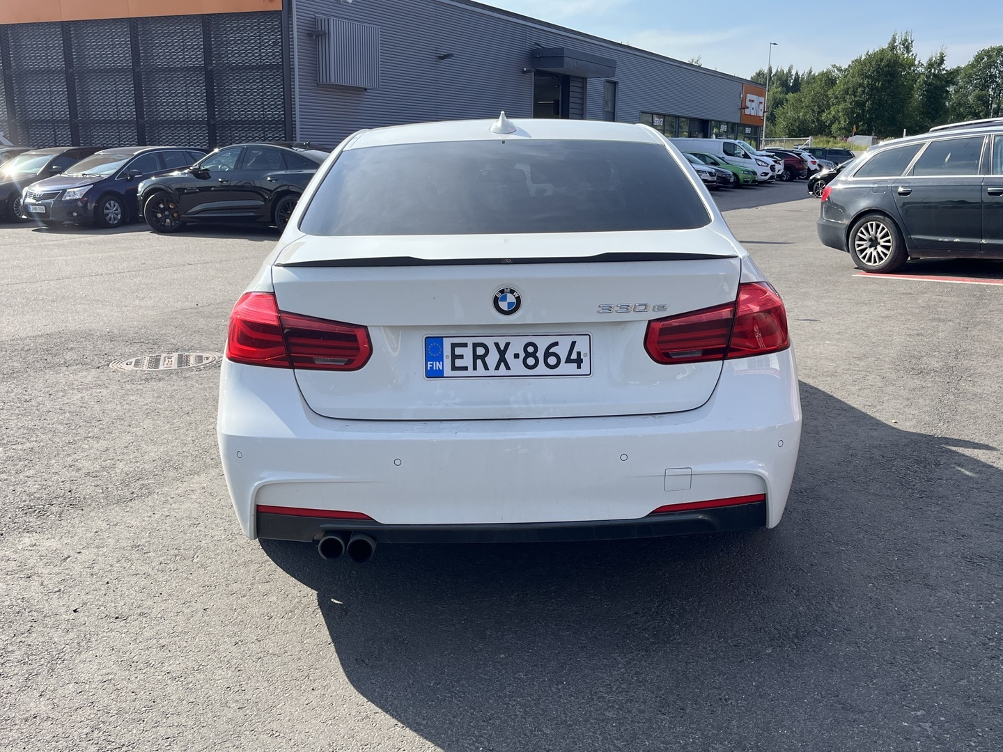 BMW - 330 - 330e iPerformance M-Sport - Sedan