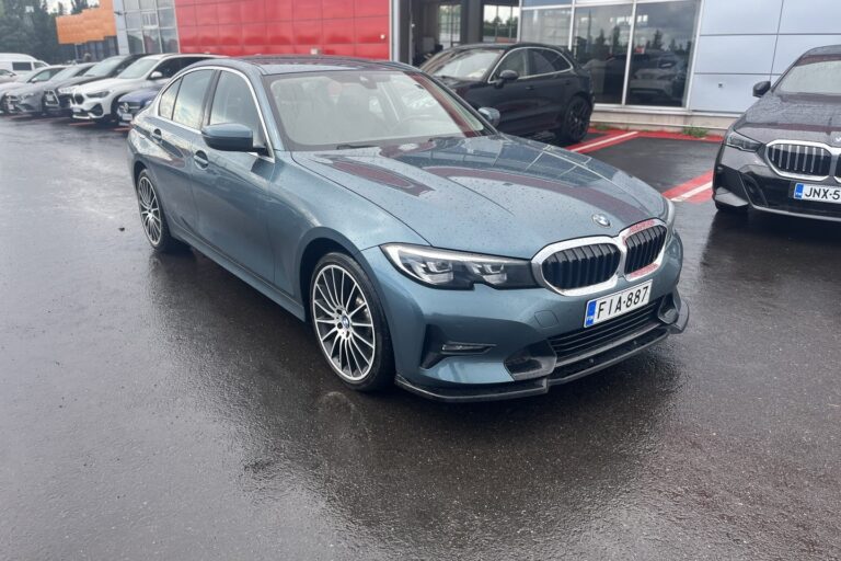 BMW - 330 - G20 Sedan 330e A Charged Edition Sport // Ambient / Lisälämmitin / Akustiikkalasit / Vakkari / CarPlay / LED // - Sedan