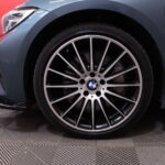 BMW - 330 - G20 Sedan 330e A Charged Edition Sport // Ambient / Lisälämmitin / Akustiikkalasit / Vakkari / CarPlay / LED // - Sedan