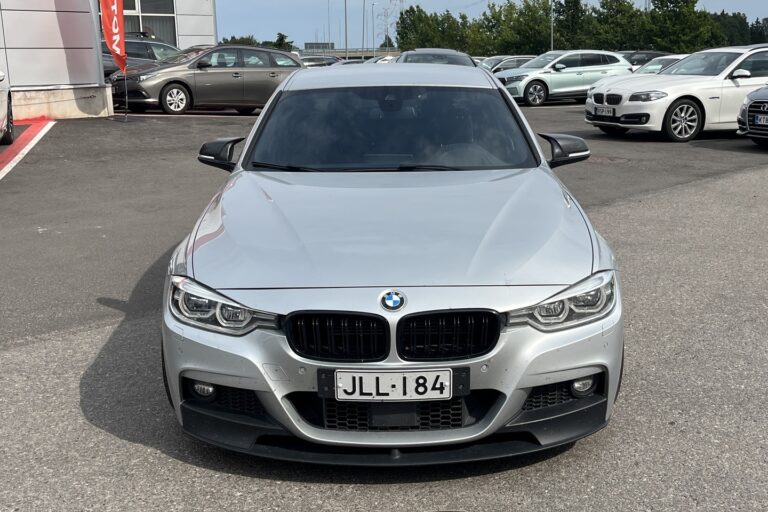 BMW 330