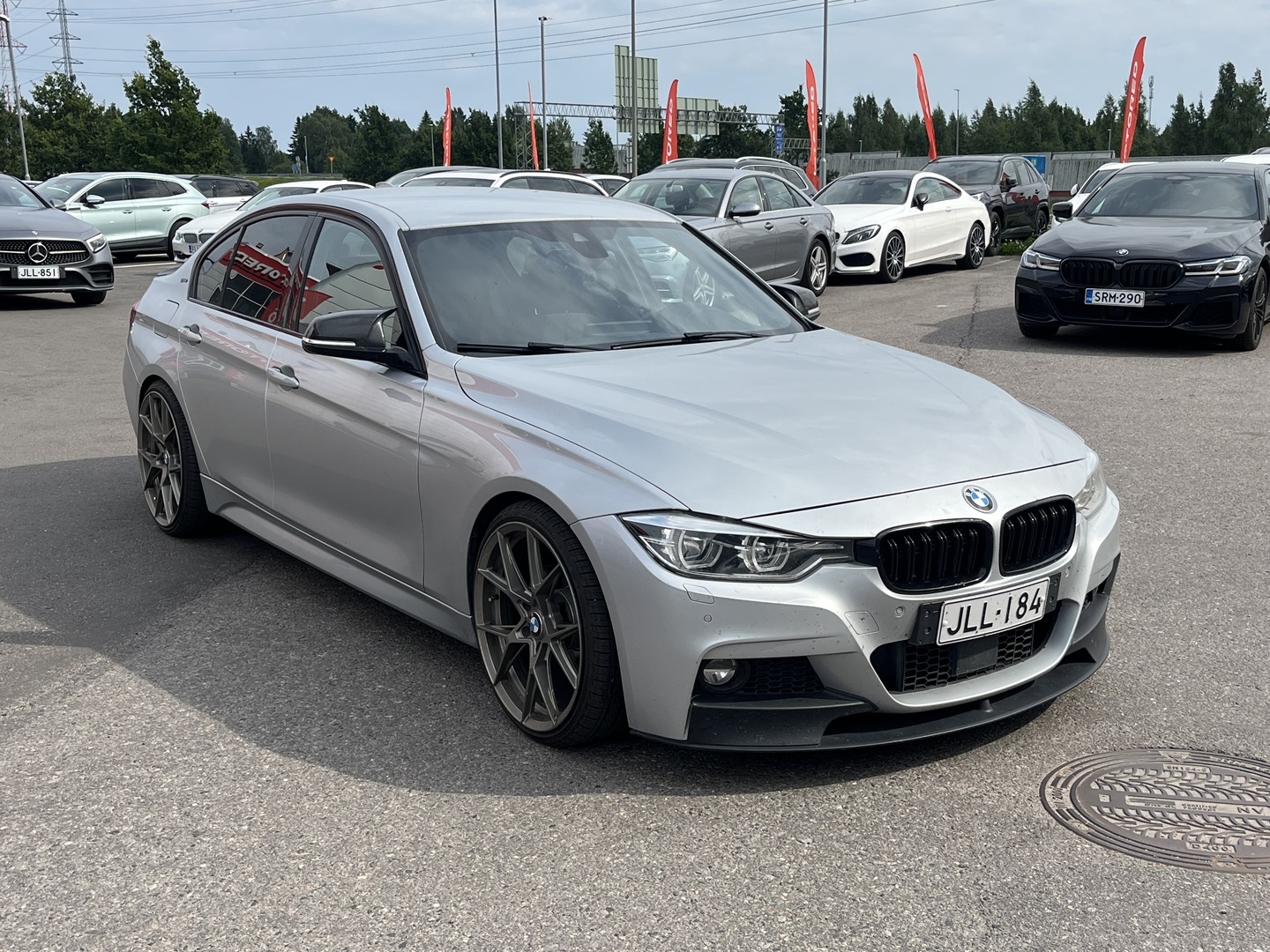BMW - 330 - F30 Sedan 330e A Business M Sport Edition - Sedan