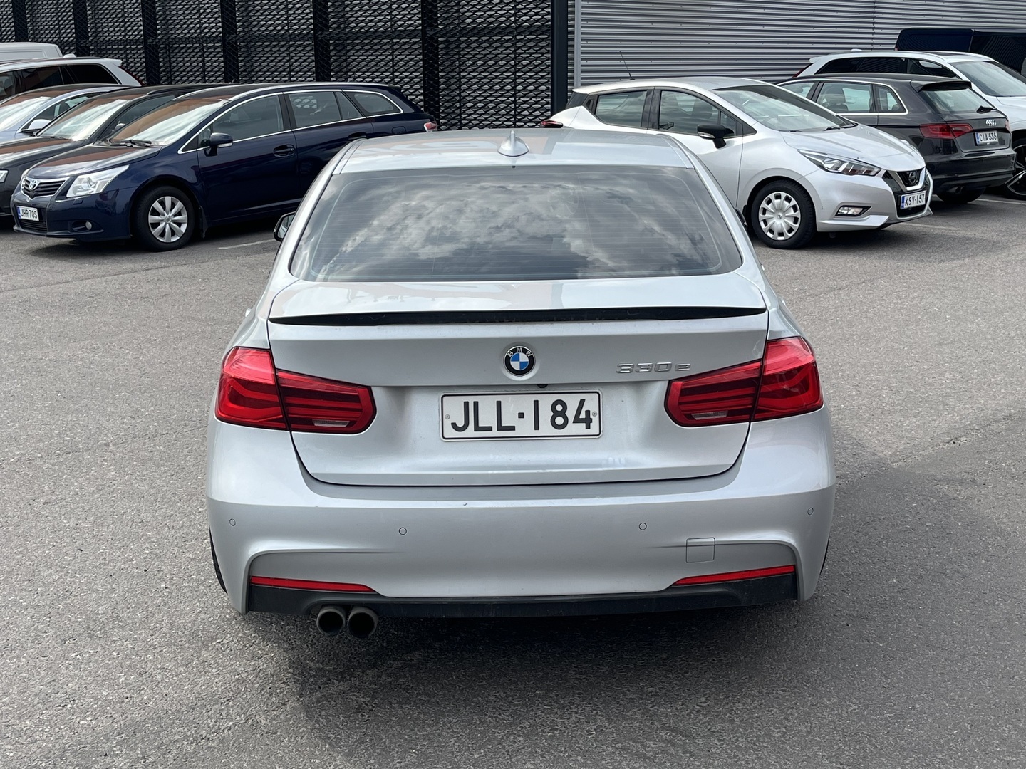 BMW - 330 - F30 Sedan 330e A Business M Sport Edition - Sedan