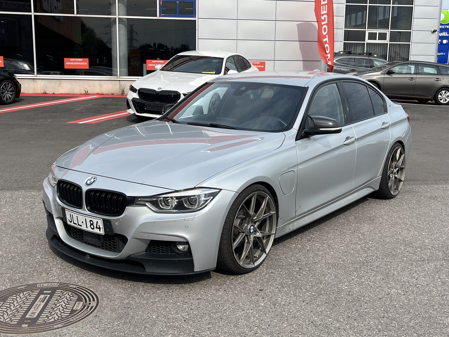 BMW - 330 - F30 Sedan 330e A Business M Sport Edition - Sedan