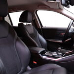 BMW - 330 - G21 Touring 330e xDrive A Charged Edition // Harman Kardon / Comfort Access / ACC / Sporttipenkit / LED / Ambient / Esilämmitys - Farmari