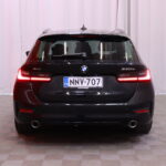 BMW - 330 - G21 Touring 330e xDrive A Charged Edition // Harman Kardon / Comfort Access / ACC / Sporttipenkit / LED / Ambient / Esilämmitys - Farmari