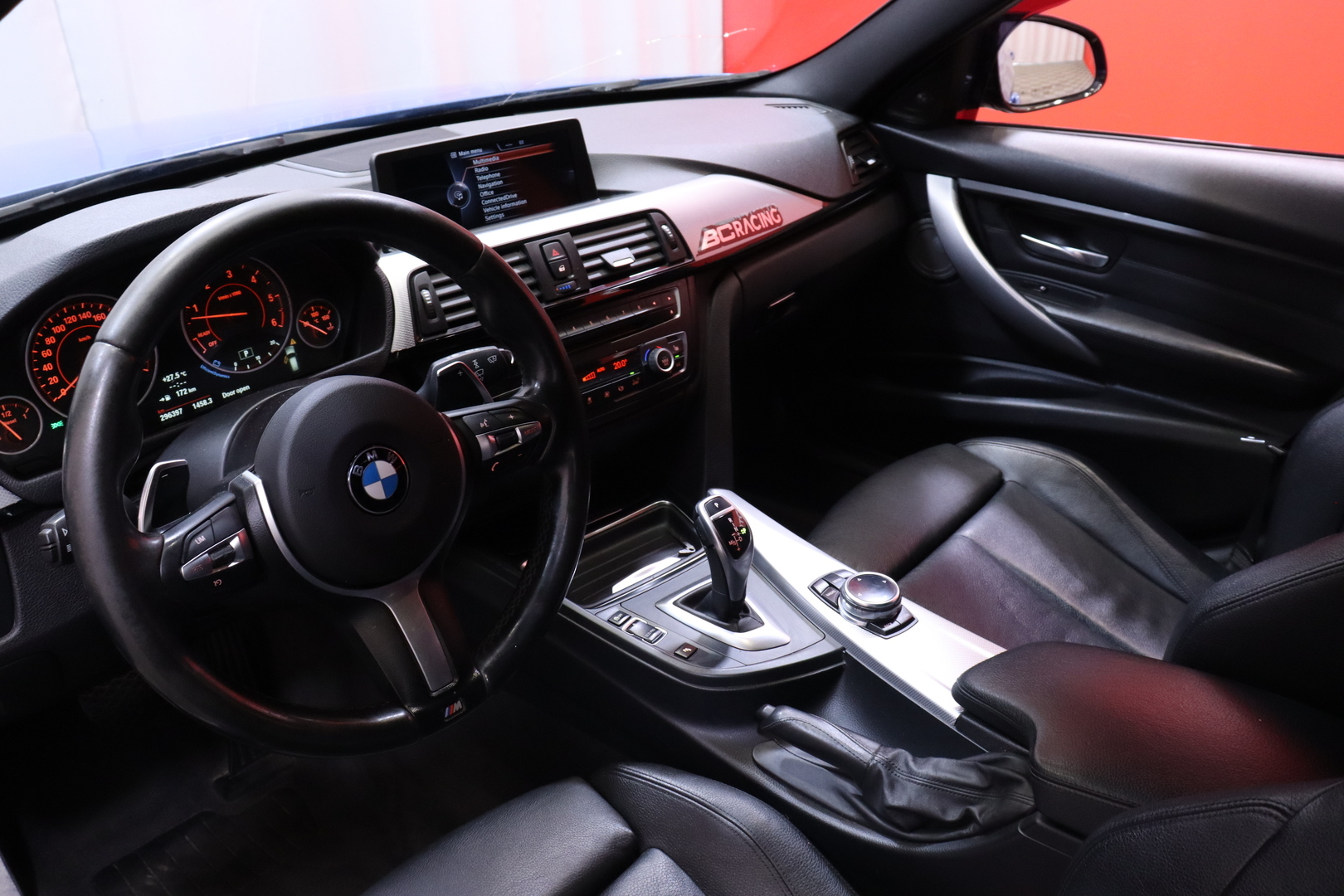 BMW - 330 - F31 Touring 330d TwinPower Turbo A xDrive // M-SPORT / Bluetooth / Vakkari / Navi // - Farmari
