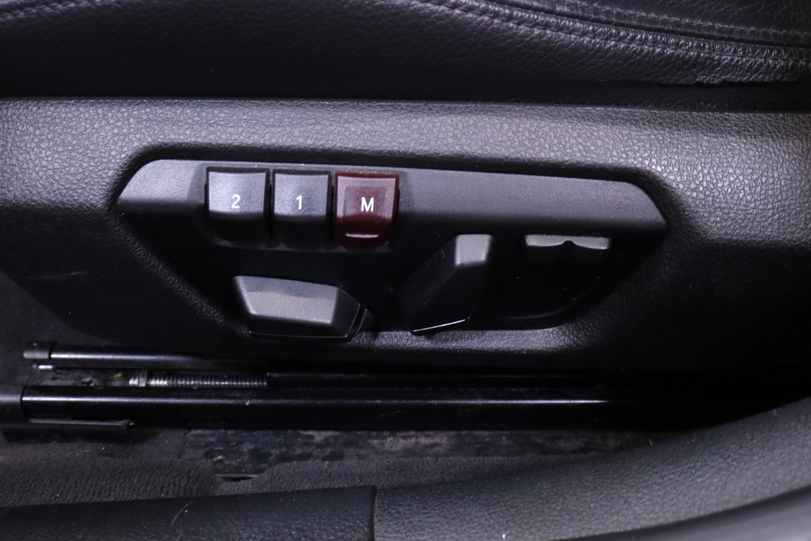 BMW - 330 - F31 Touring 330d TwinPower Turbo A xDrive // M-SPORT / Bluetooth / Vakkari / Navi // - Farmari