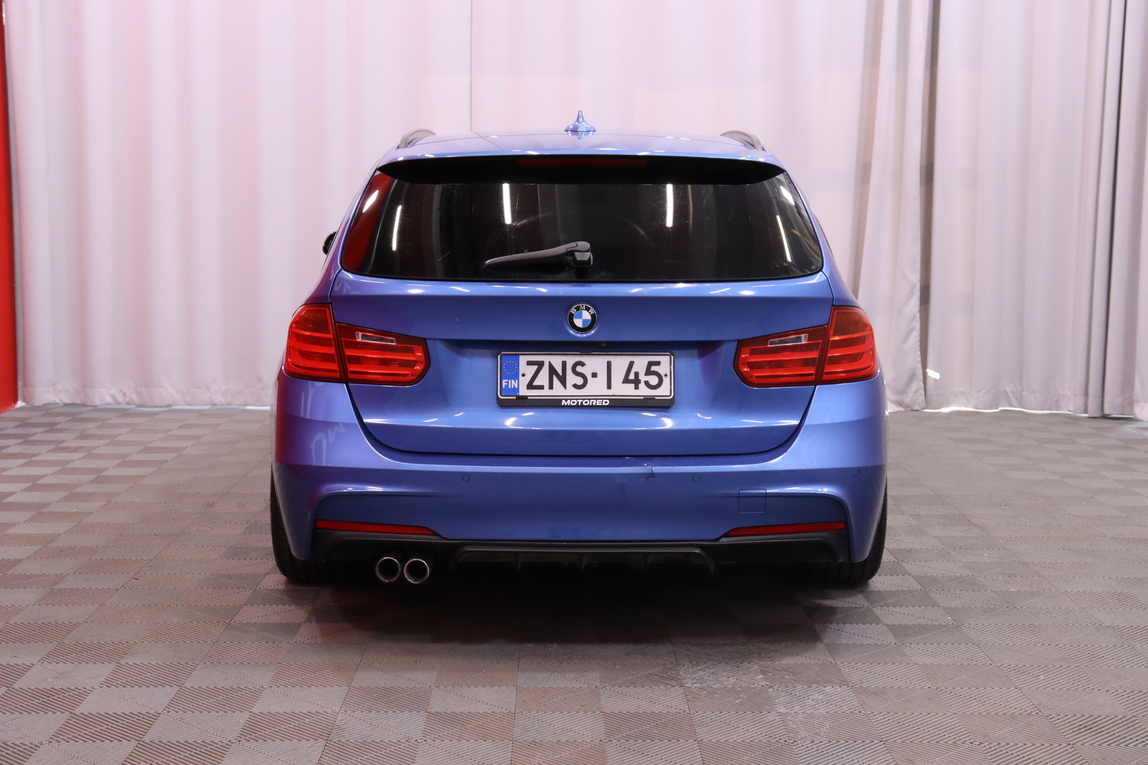 BMW - 330 - F31 Touring 330d TwinPower Turbo A xDrive // M-SPORT / Bluetooth / Vakkari / Navi // - Farmari